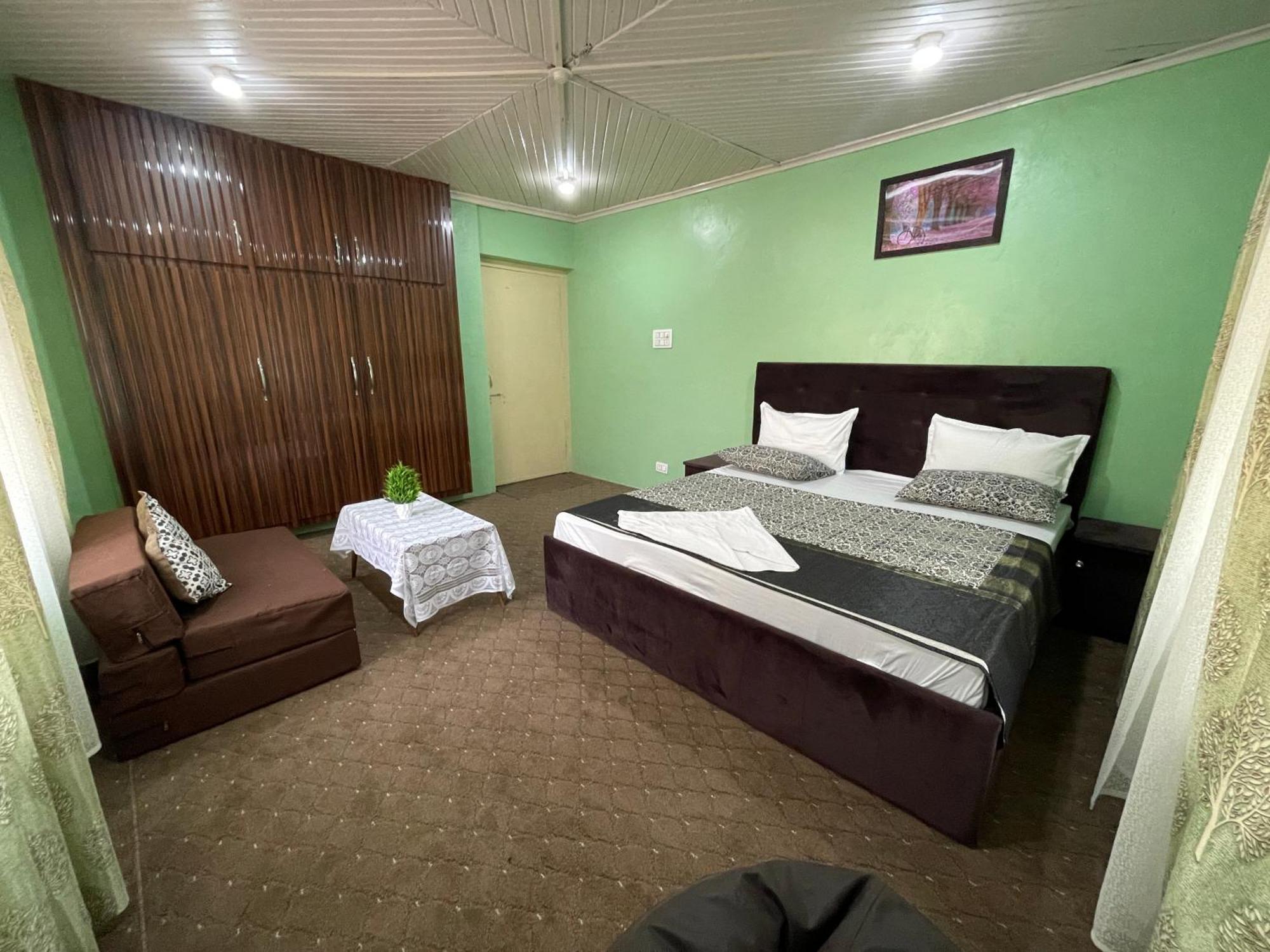Khwaab Gah By The Khayabaan-homestay Fully Furnished With Functional Kitchen, Wifi & Parking In Centre Srinagar (Jammu and Kashmir)