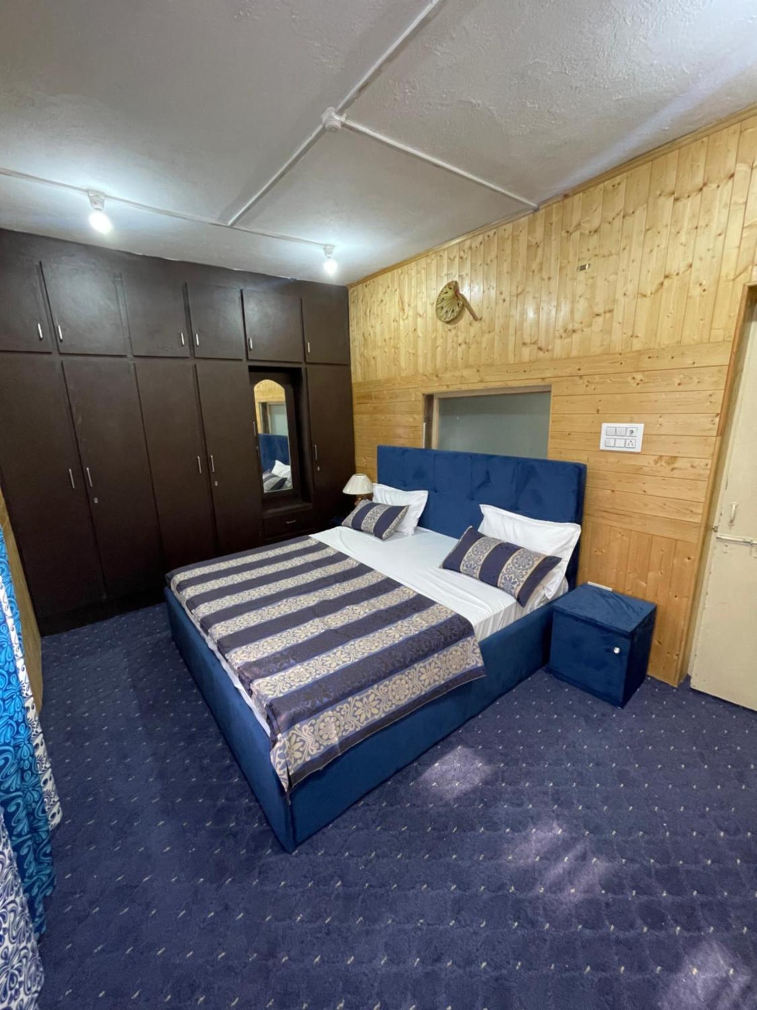 Khwaab Gah By The Khayabaan-homestay Fully Furnished With Functional Kitchen, Wifi & Parking In Centre * Srinagar (Jammu and Kashmir)