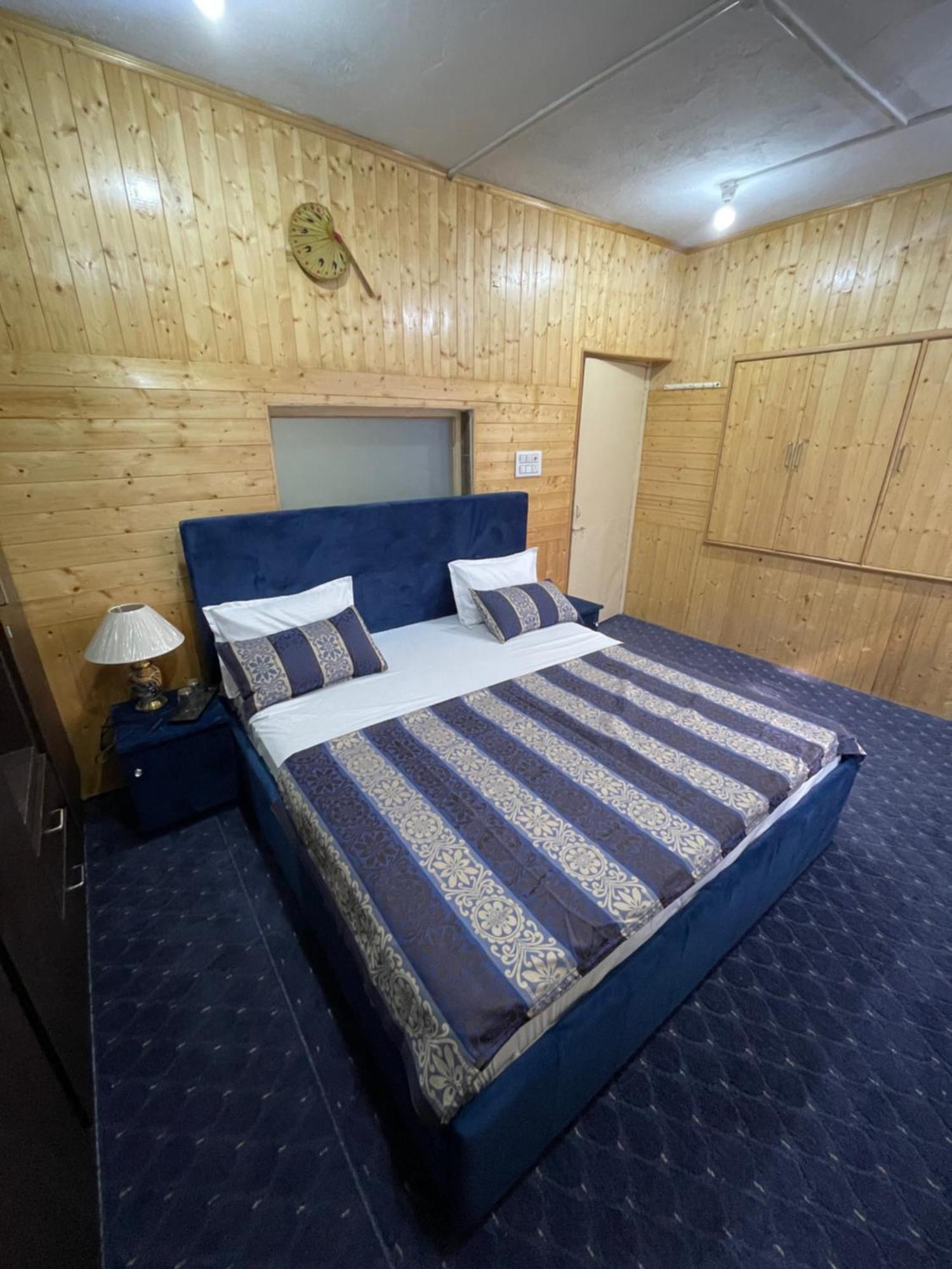 Khwaab Gah By The Khayabaan-homestay Fully Furnished With Functional Kitchen, Wifi & Parking In Centre * Srinagar (Jammu and Kashmir)
