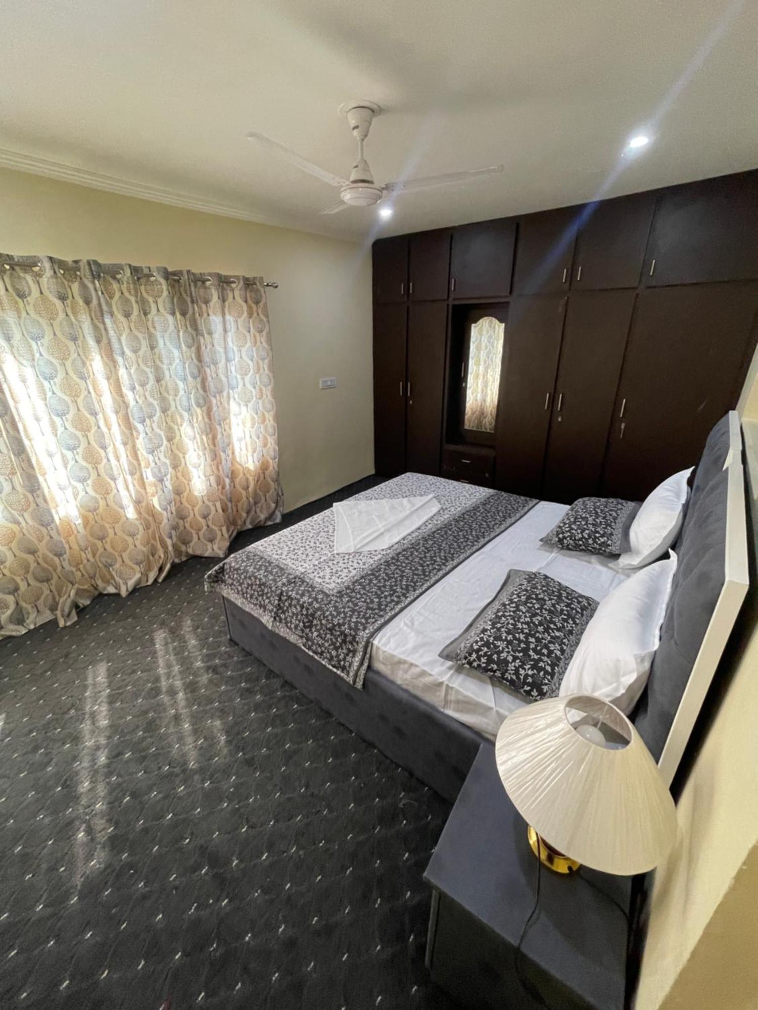 Khwaab Gah By The Khayabaan-homestay Fully Furnished With Functional Kitchen, Wifi & Parking In Centre *