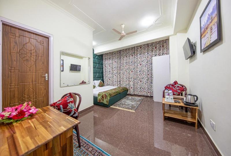 Wood Venture Residency By Pattern * Srinagar (Jammu and Kashmir)