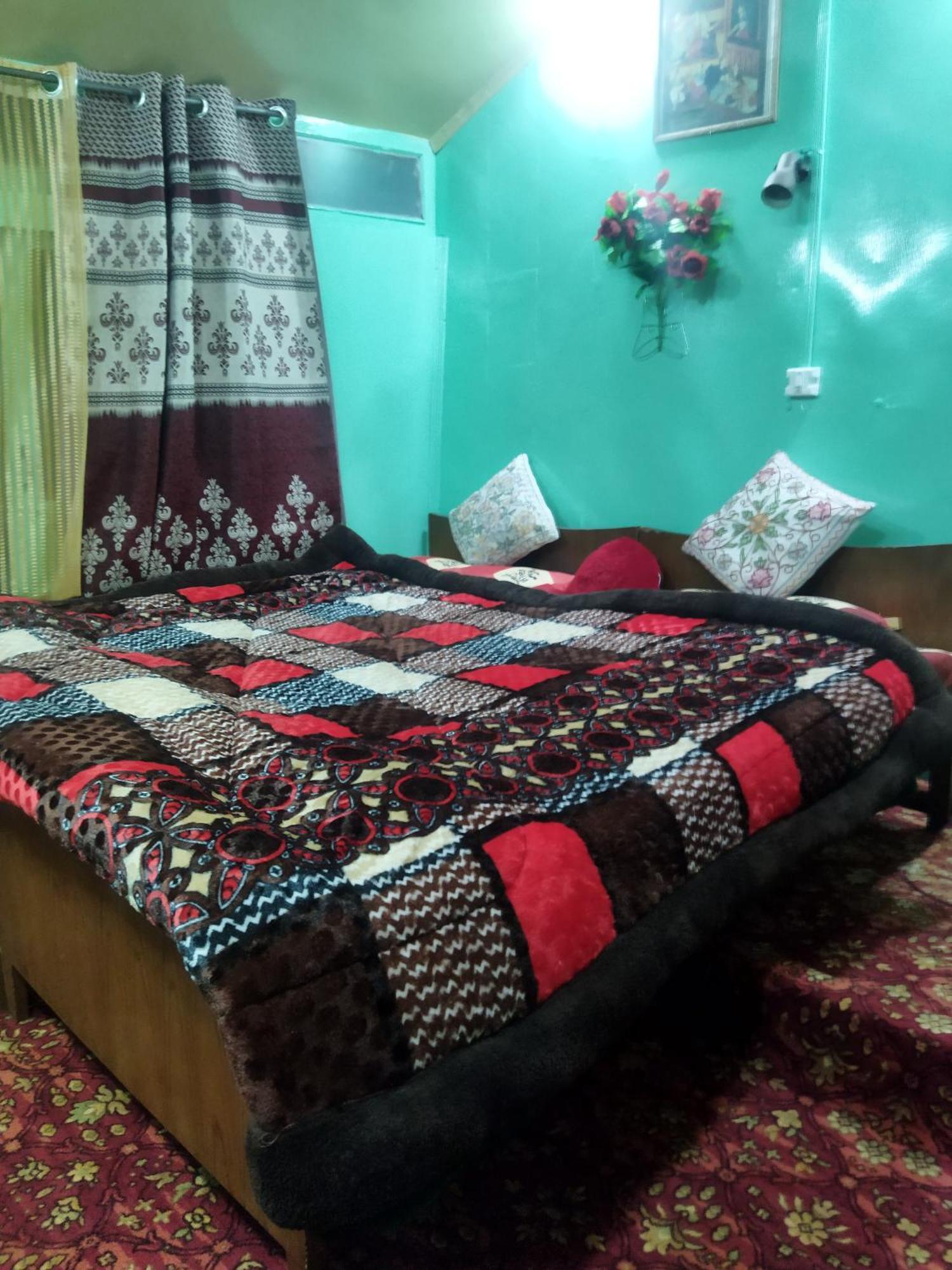 H.b 3* Srinagar (Jammu and Kashmir)