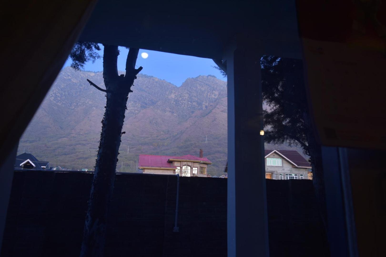 Morning Mist Homestay Srinagar (Jammu and Kashmir)