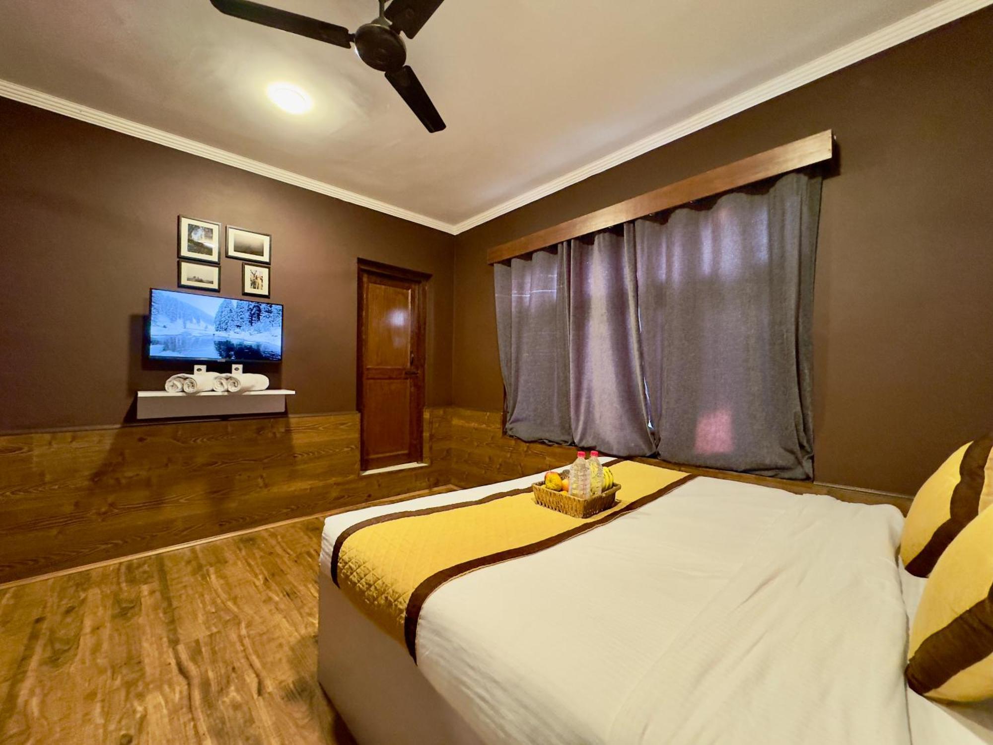 Jafson Accommodates Hotel Srinagar (Jammu and Kashmir)