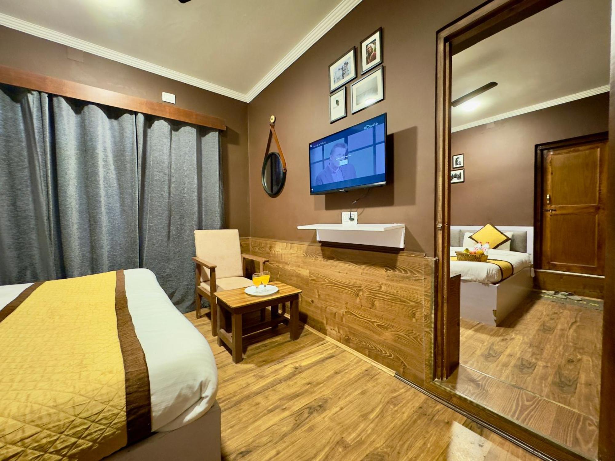 Jafson Accommodates Hotel Srinagar (Jammu and Kashmir)
