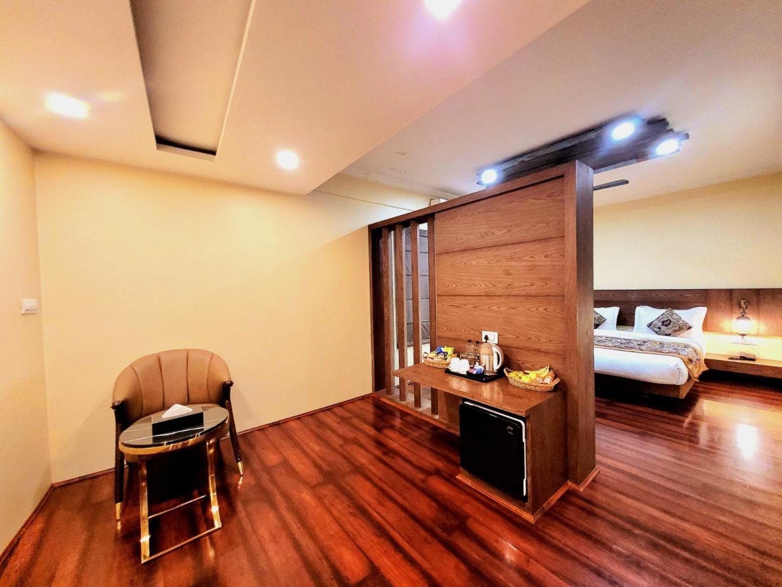Rooms, Vintage Luxury Near Dal 4*
