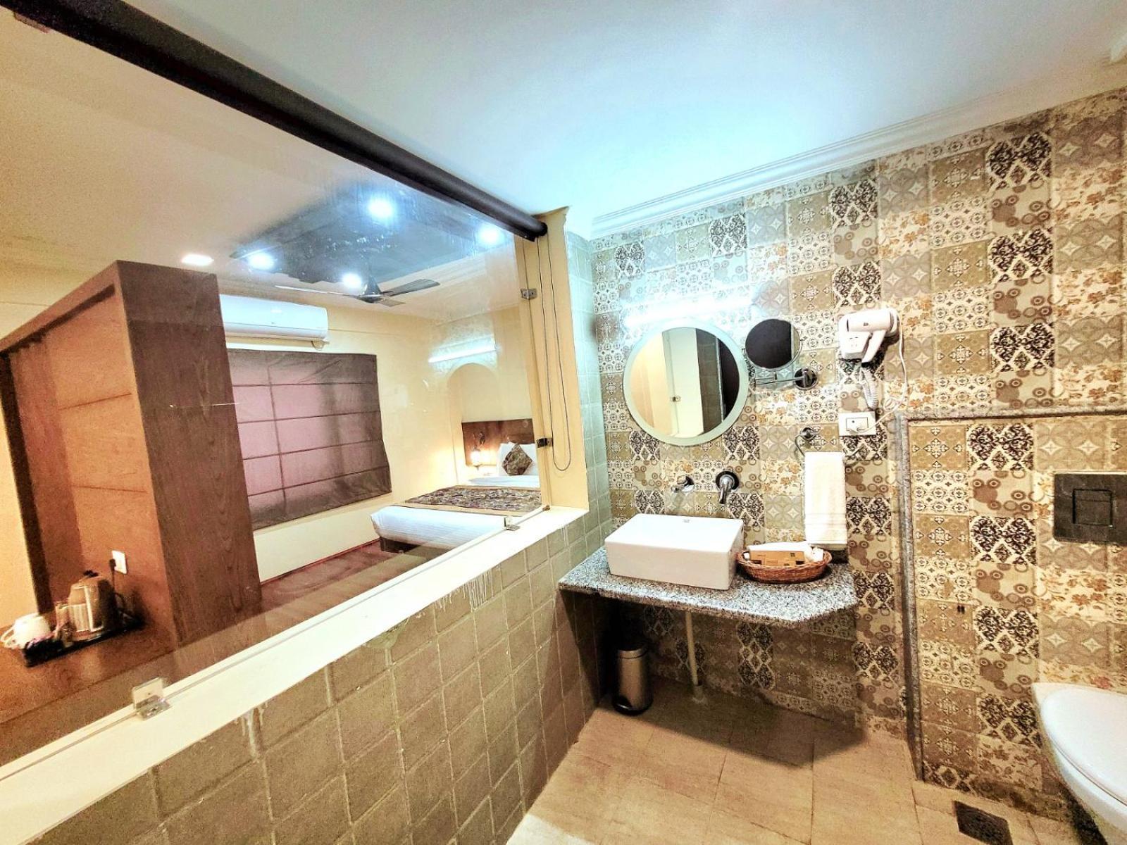 Rooms, Vintage Luxury Near Dal