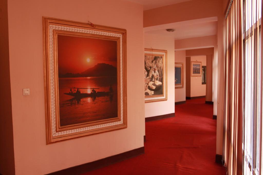 Pride Continental Hotel Srinagar (Jammu and Kashmir)