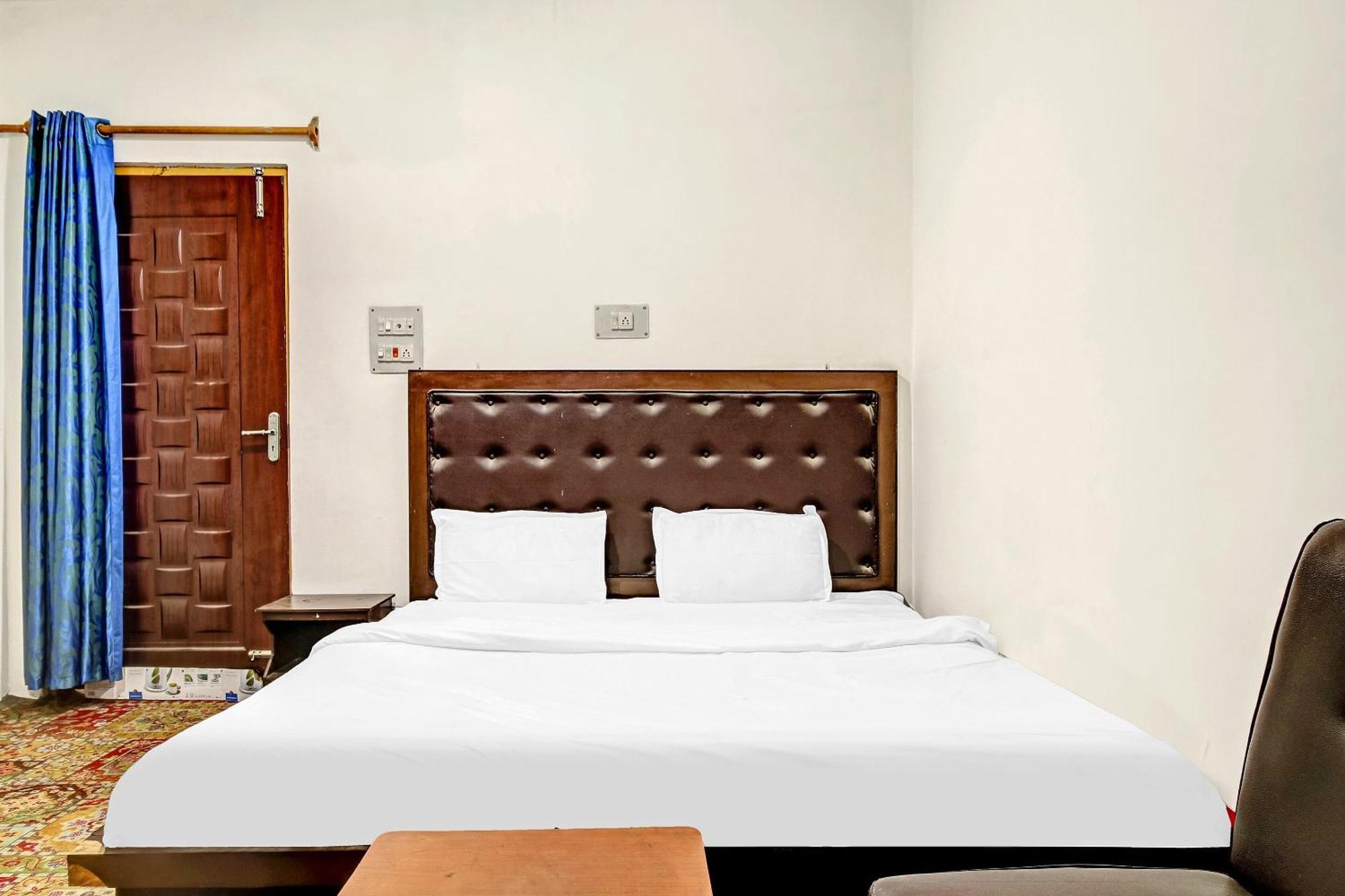 Oyo Flagship 85949 Ground Plaza Hotel