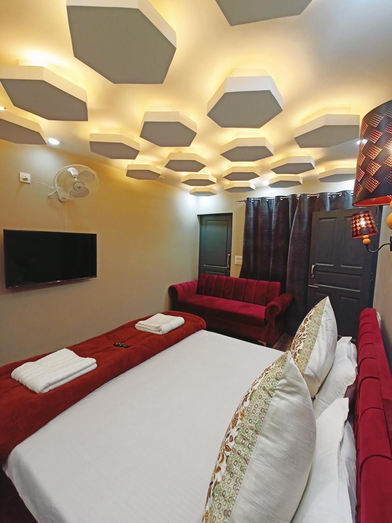- A Luxury Living *