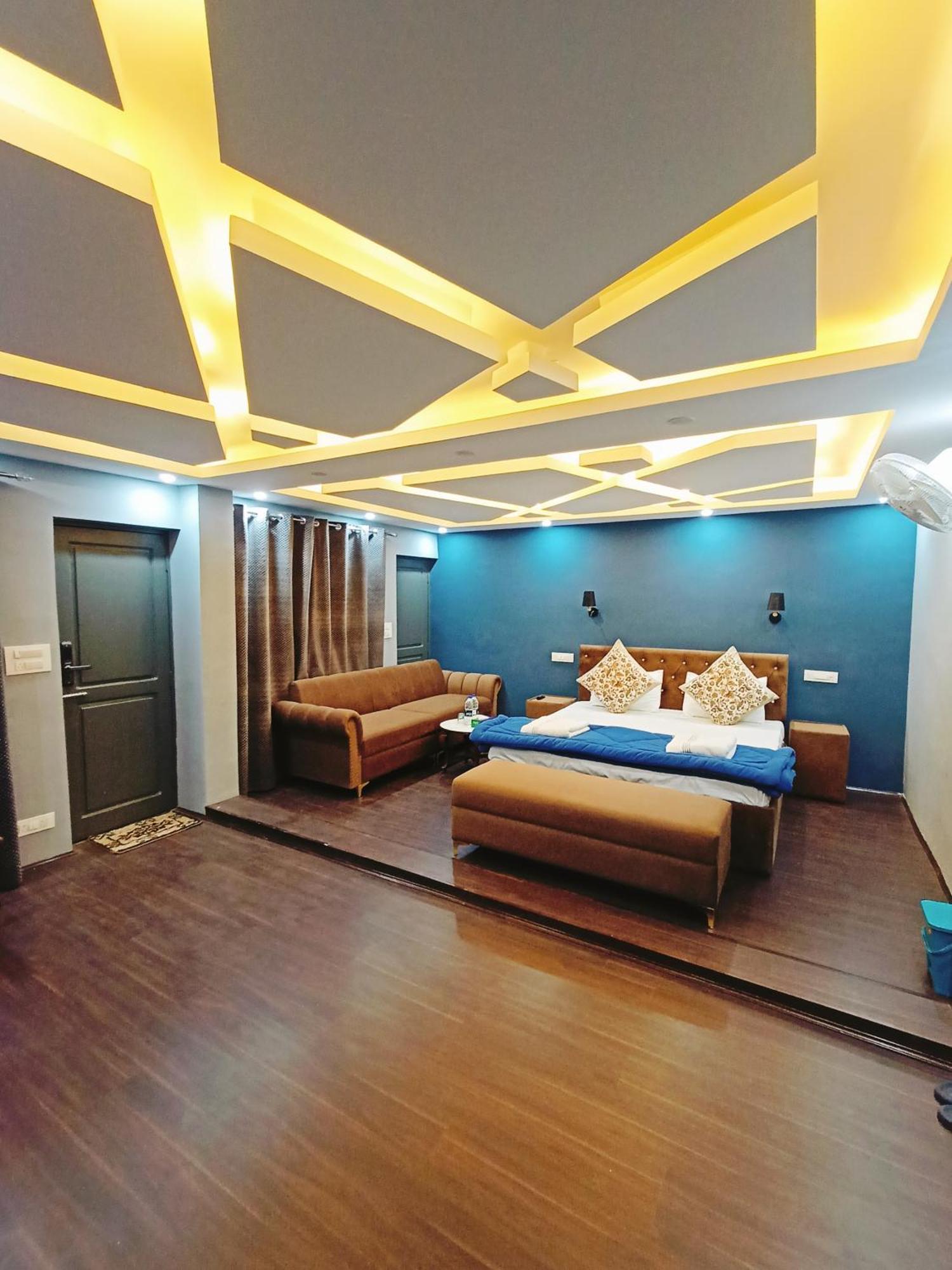 - A Luxury Living Apartment Srinagar (Jammu and Kashmir)