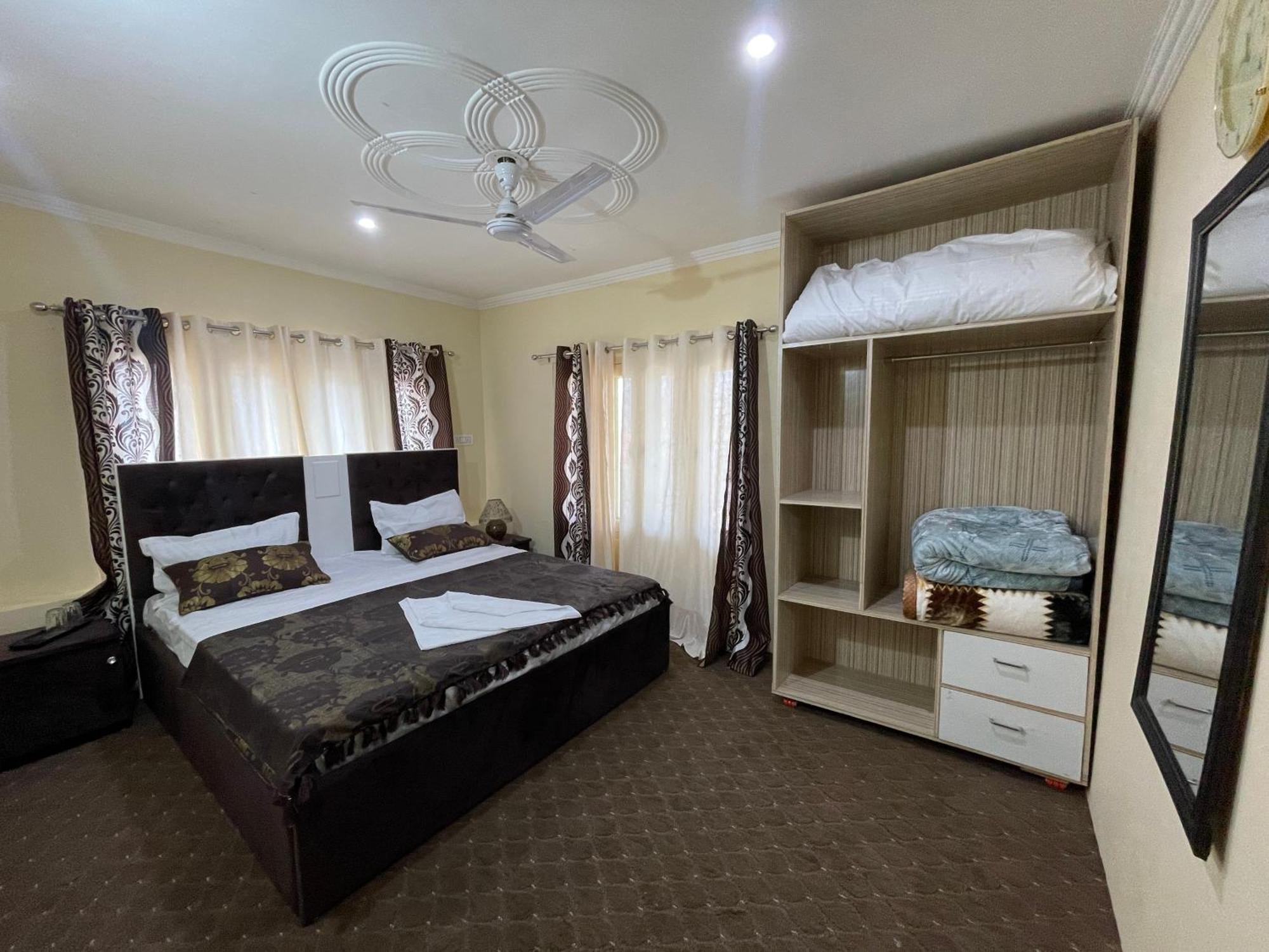 The Khayabaan - Luxurious Away From Hotel