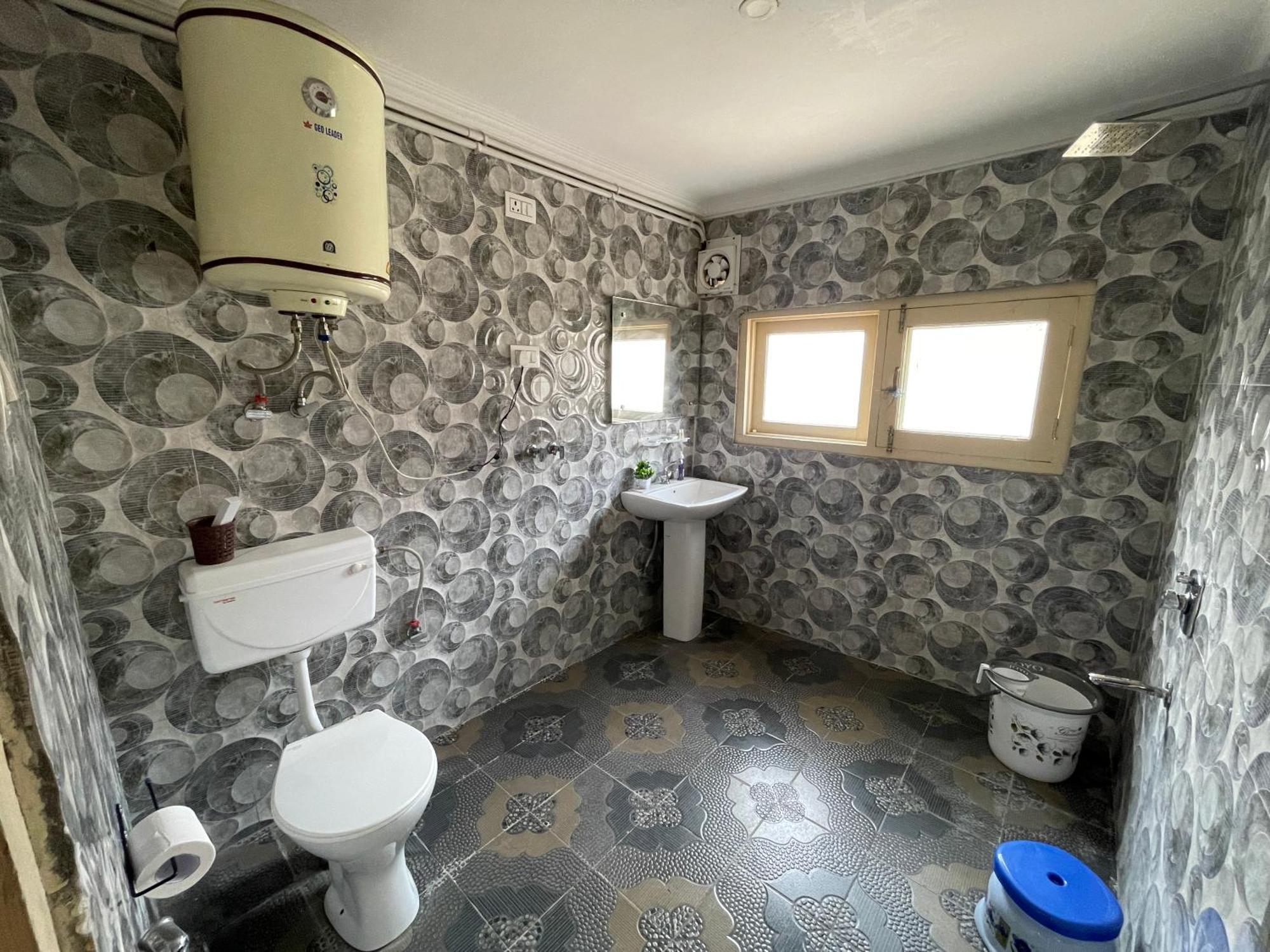 The Khayabaan - Luxurious Away From * Srinagar (Jammu and Kashmir)