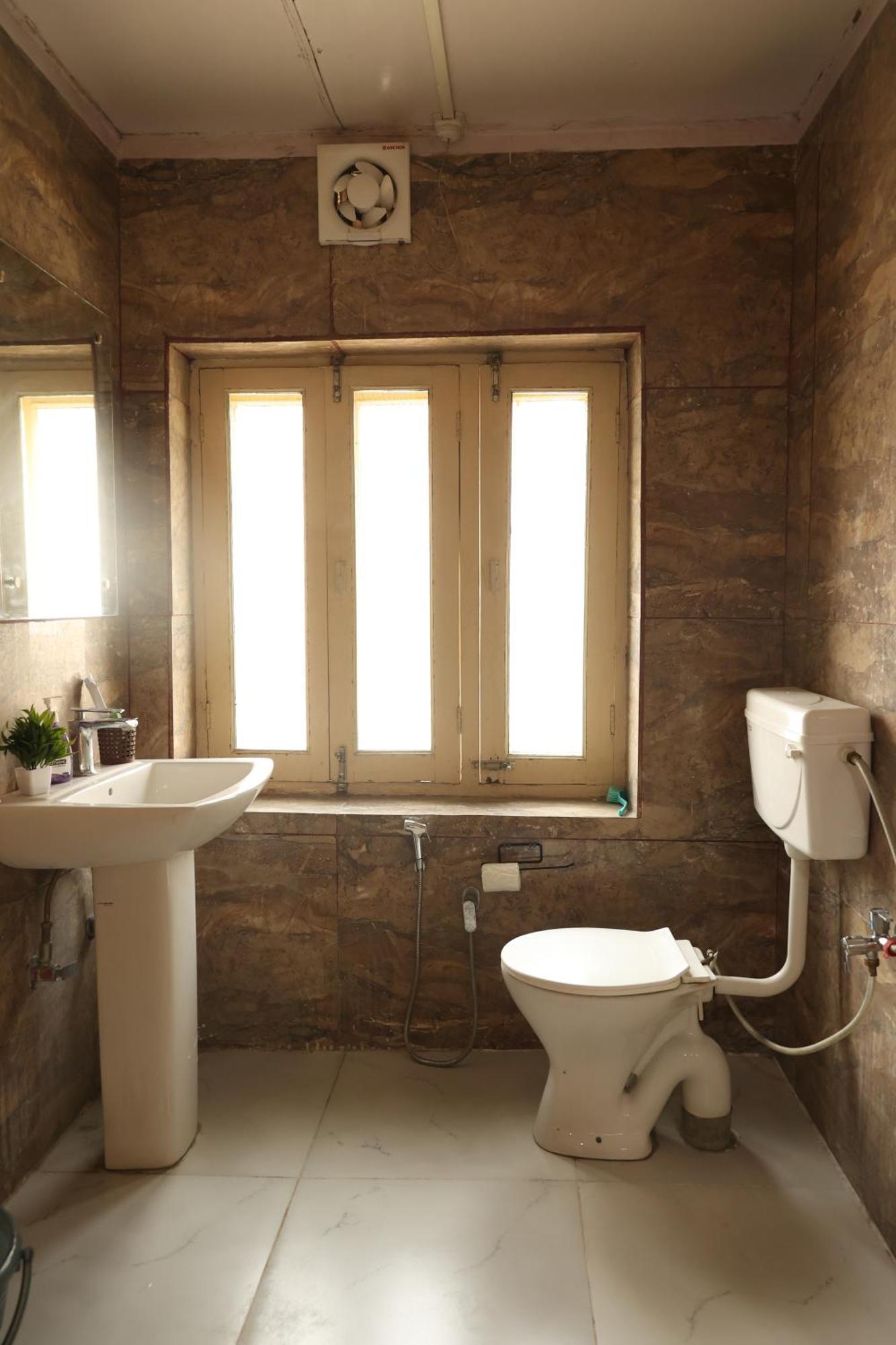Hotel The Khayabaan - Luxurious Away From Srinagar (Jammu and Kashmir)