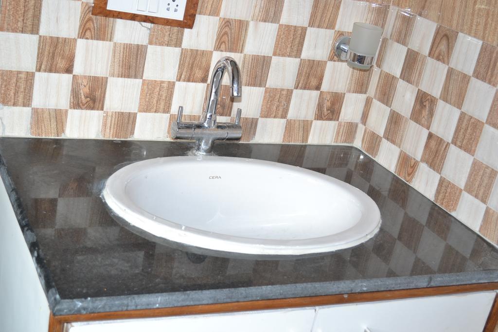 Urban Guest house Srinagar (Jammu and Kashmir)