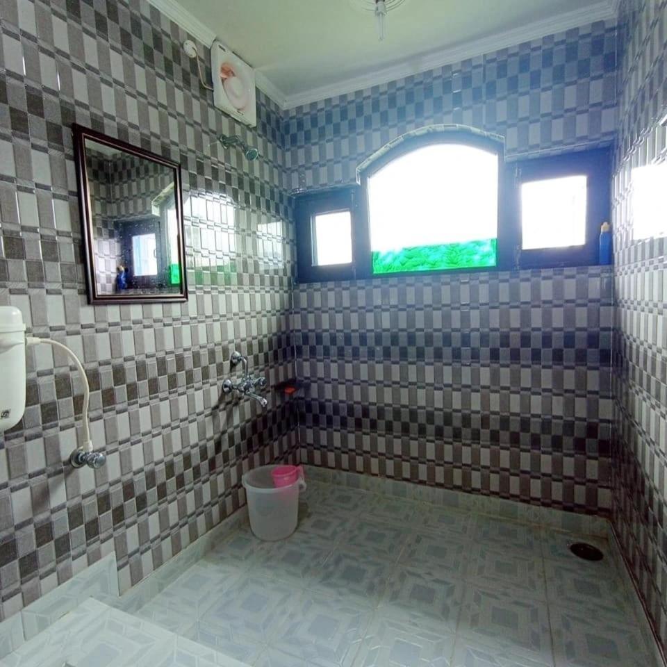 Ussam Homestay Holiday home Srinagar (Jammu and Kashmir)