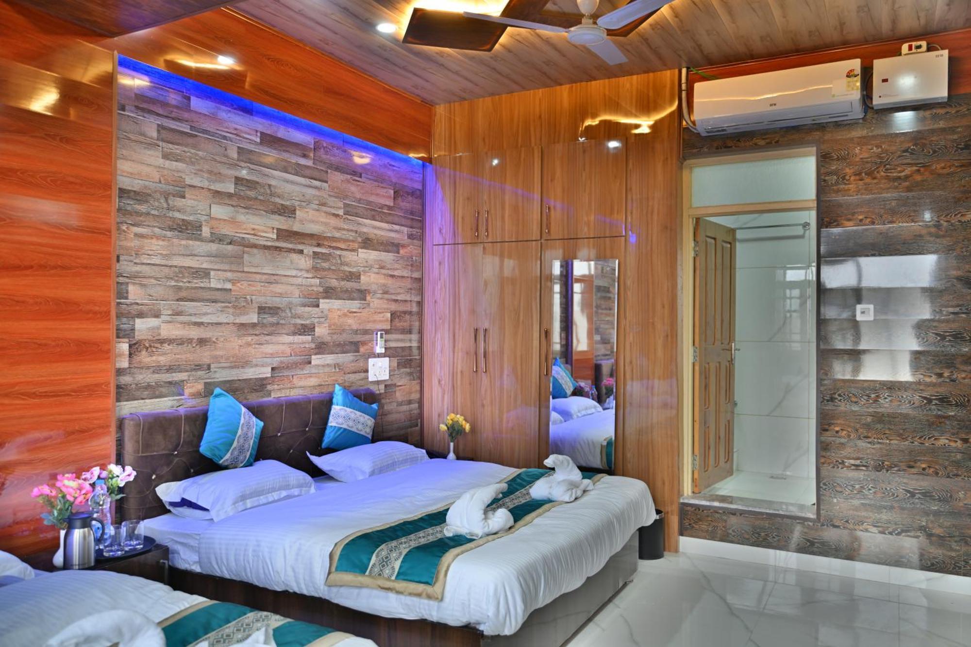 Aasariya And Restaurants Hotel