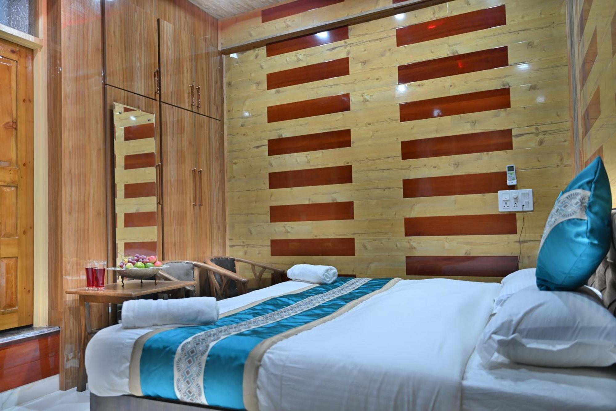 Aasariya And Restaurants 4*