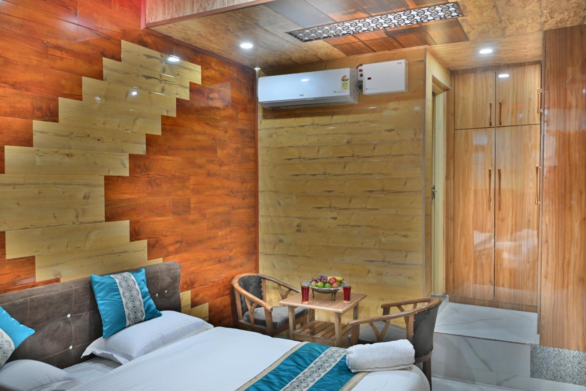 Hotel Aasariya And Restaurants