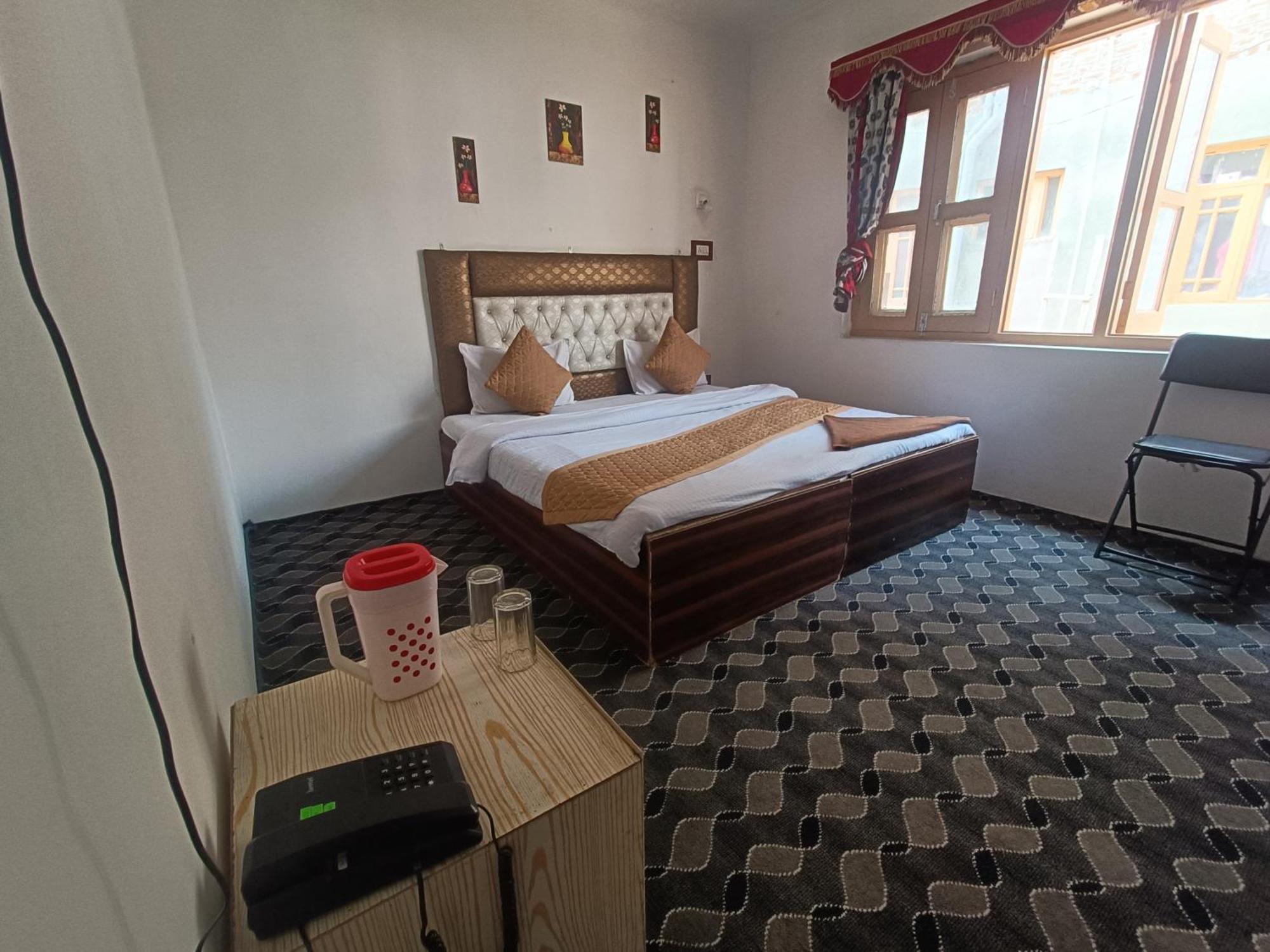 New Heaven Canal Guest house *