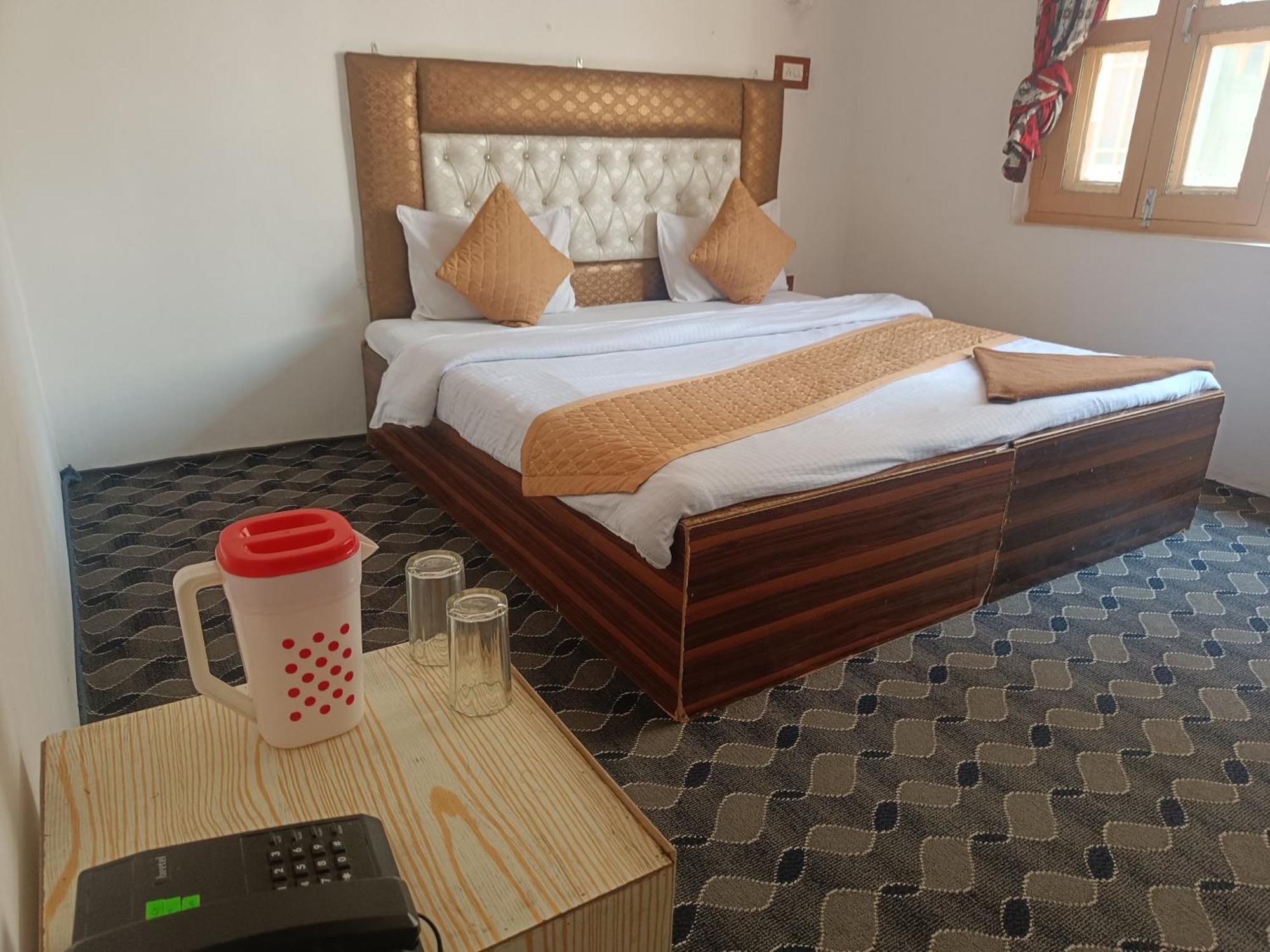Guest house New Heaven Canal Srinagar (Jammu and Kashmir)