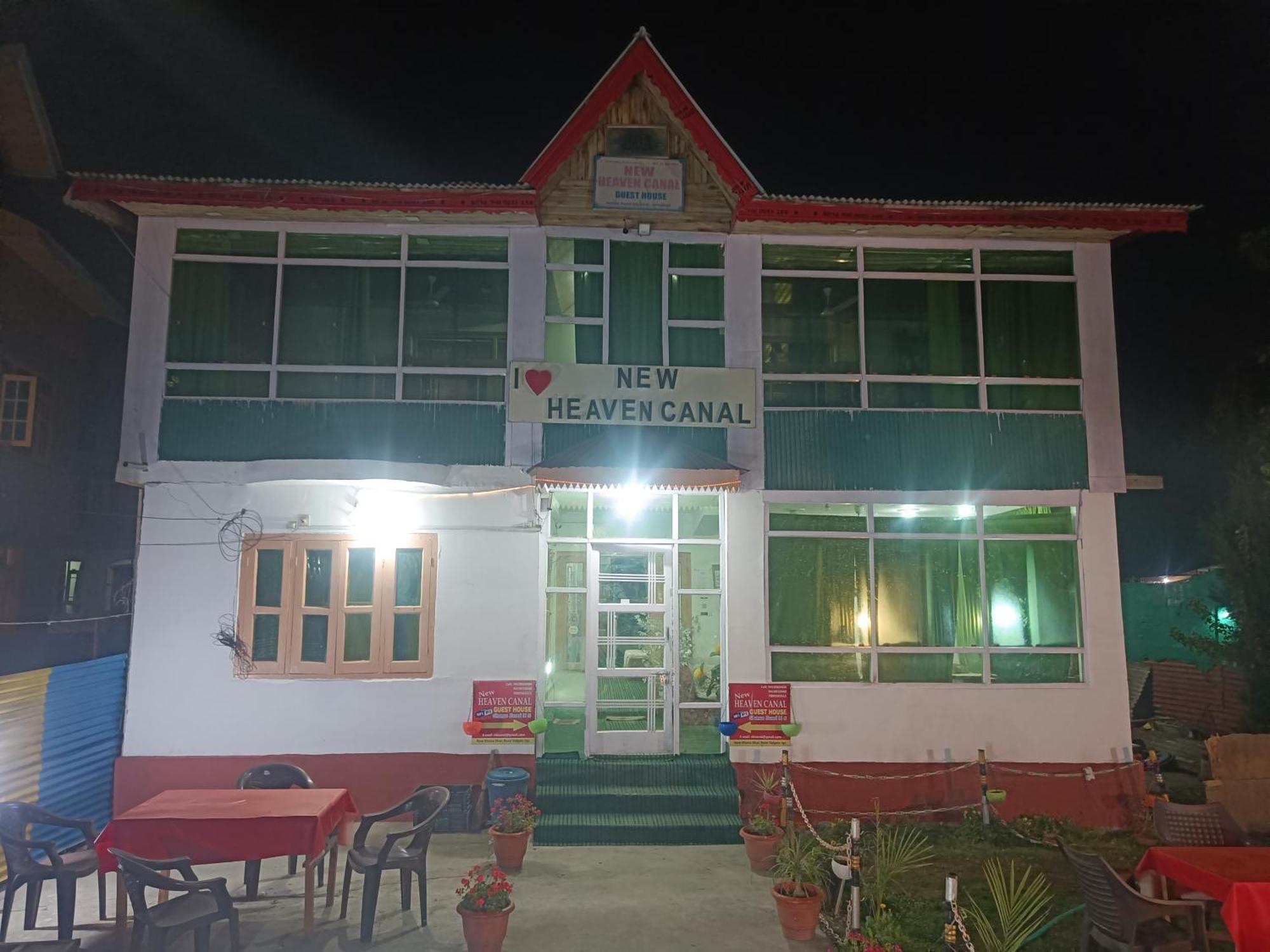 New Heaven Canal Guest house *