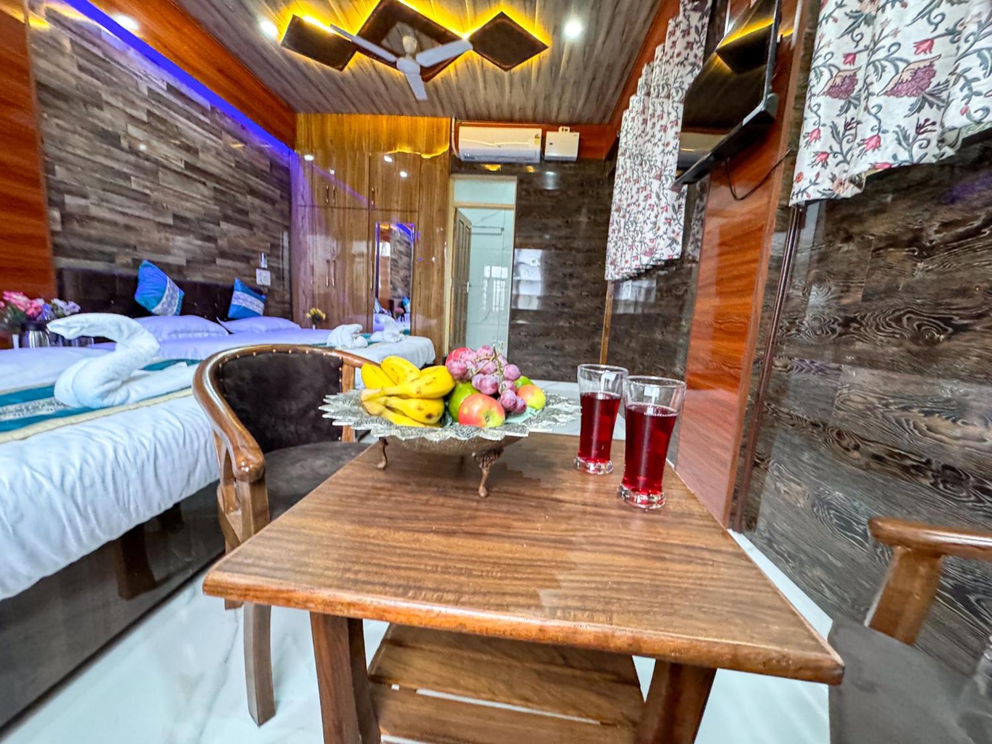 Aasariya And Restaurants 4* Srinagar (Jammu and Kashmir)