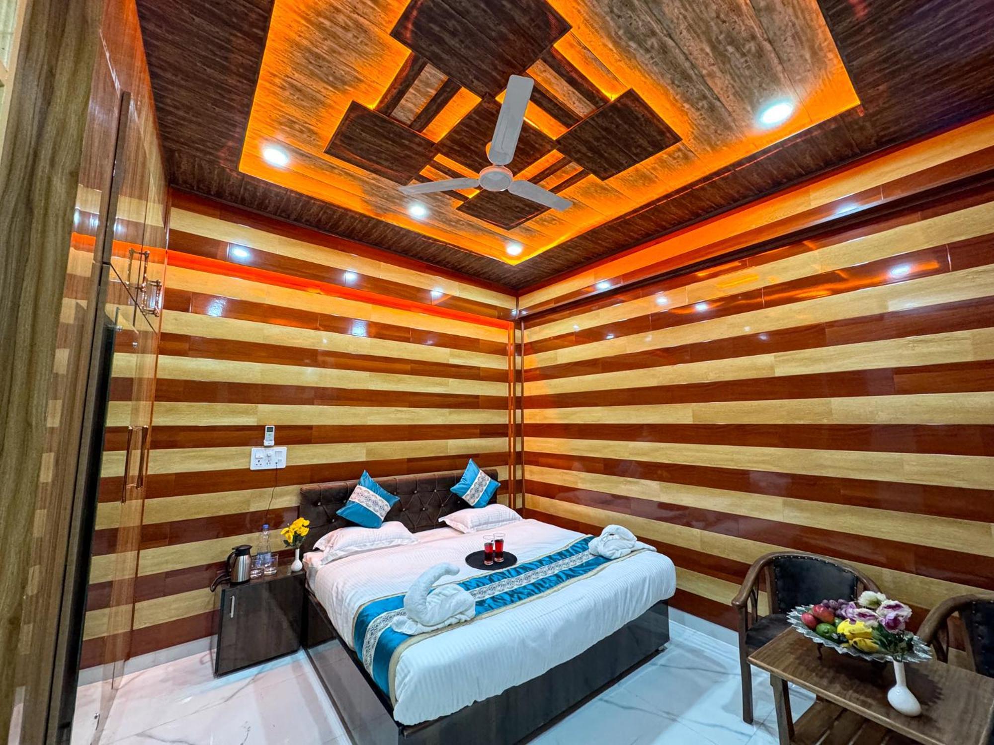 Aasariya And Restaurants 4* Srinagar (Jammu and Kashmir)