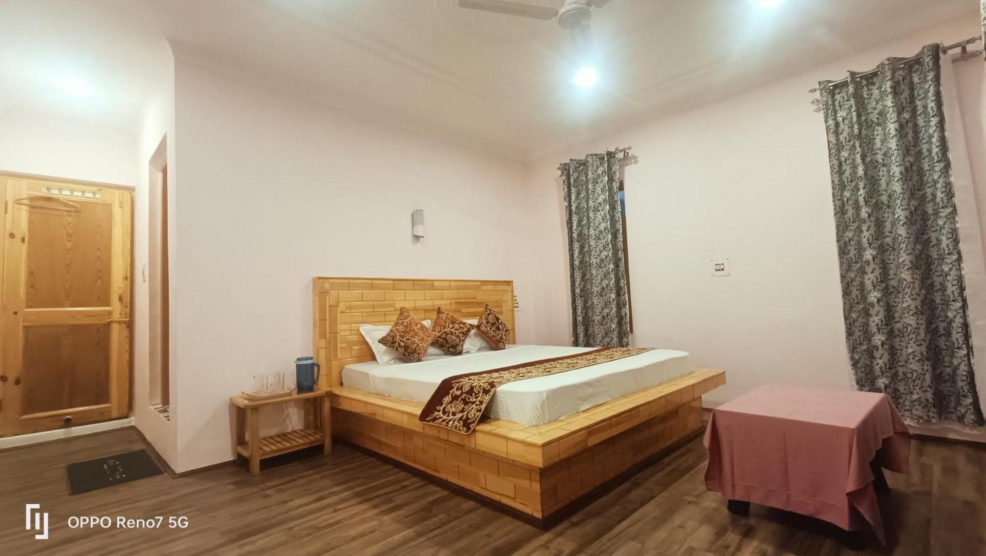 Hostel Moonshine