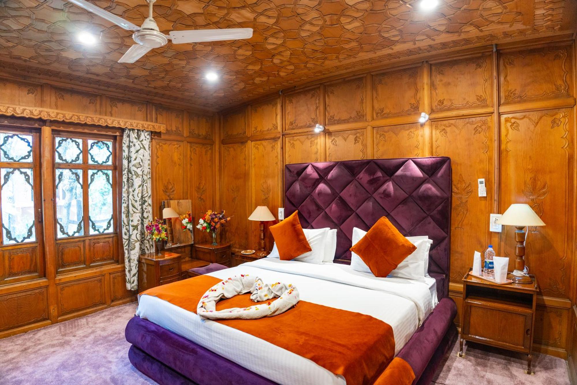 Wangnoo Heritage Houseboats Srinagar (Jammu and Kashmir)