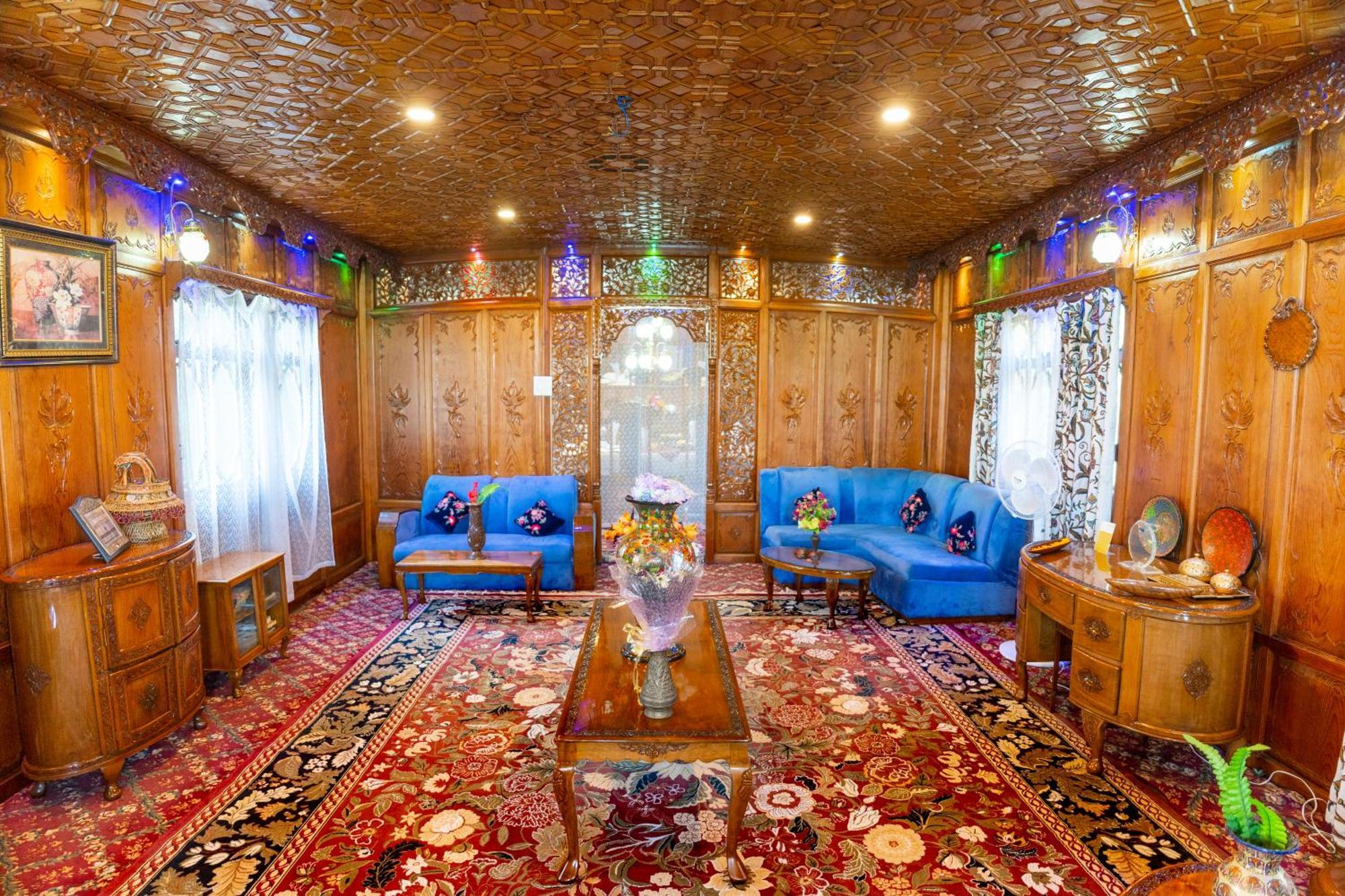 Wangnoo Heritage Houseboats Hotel 4*