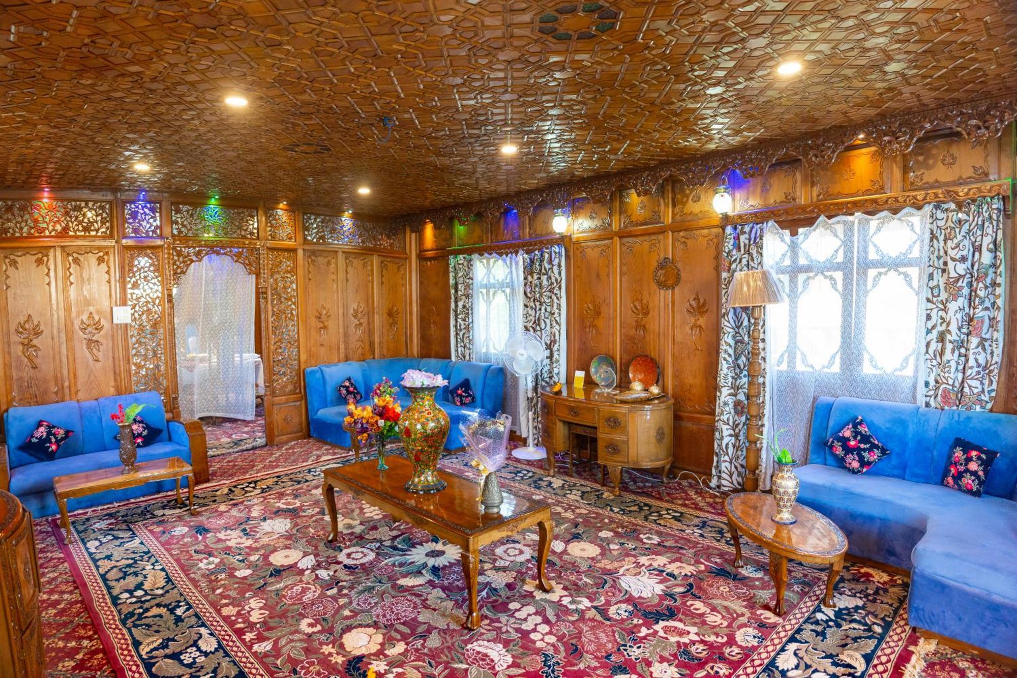 Wangnoo Heritage Houseboats 4* Srinagar (Jammu and Kashmir)
