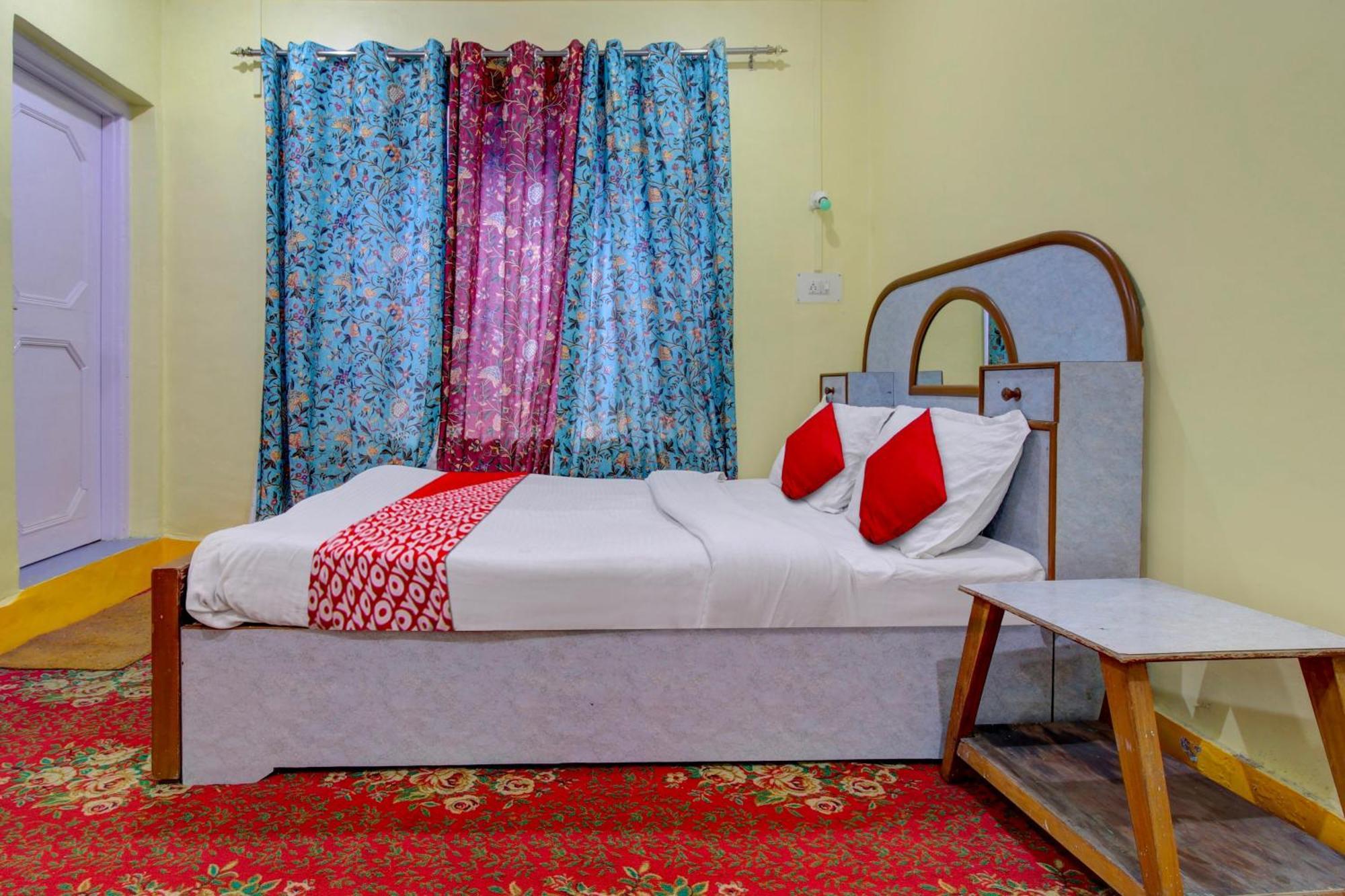Hotel O Tufkash Srinagar (Jammu and Kashmir)