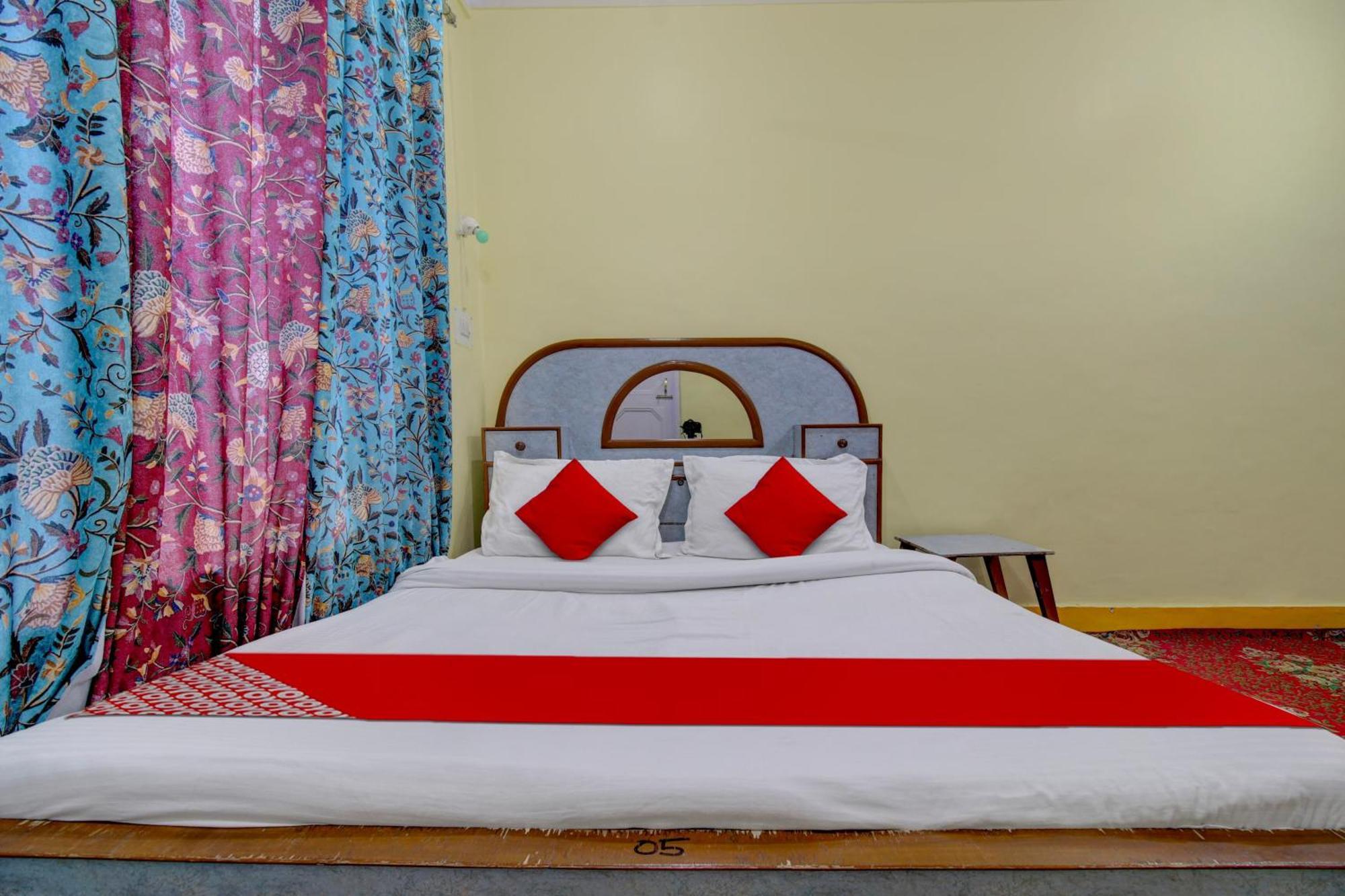 Hotel O Tufkash Srinagar (Jammu and Kashmir)