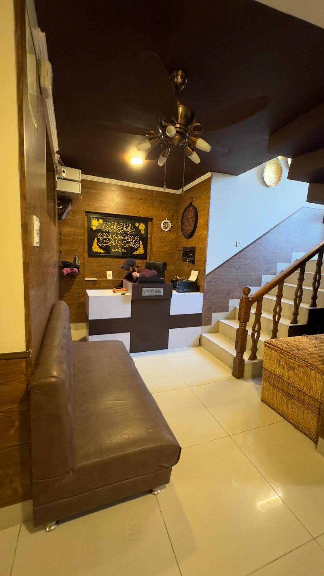 Hotel Jafson Accommodates Srinagar (Jammu and Kashmir)