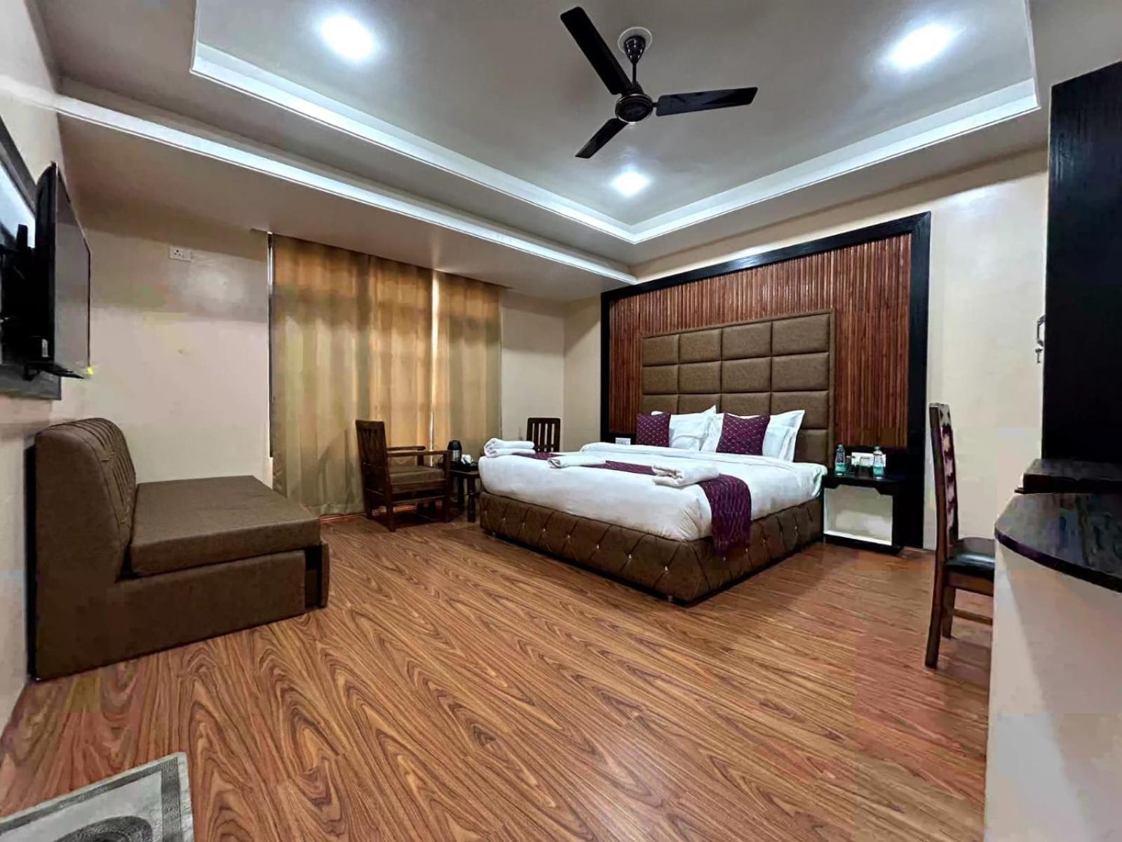 Hotel Fair Mount, Airport Road, Humhama Srinagar (Jammu and Kashmir)