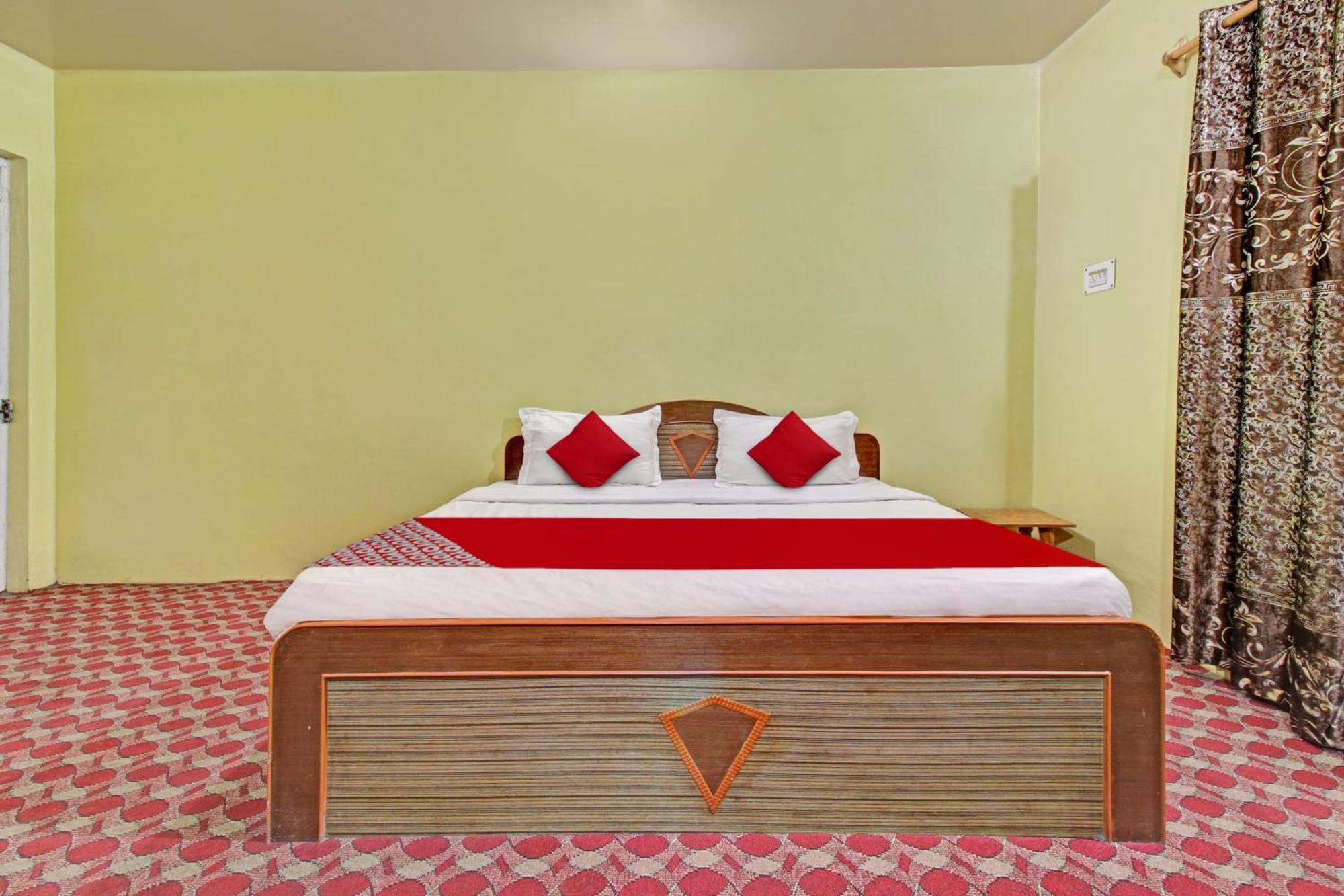Ab-i-hayat Hotel 2*