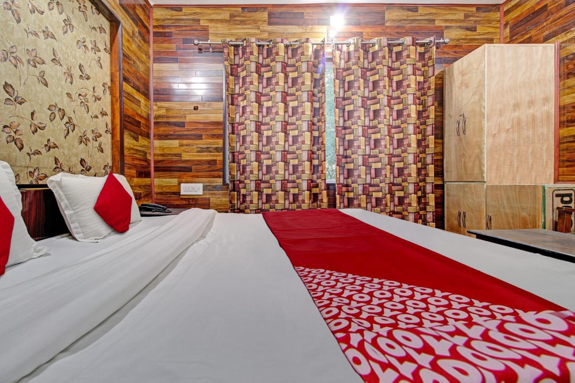 Ab-i-hayat Hotel 2*