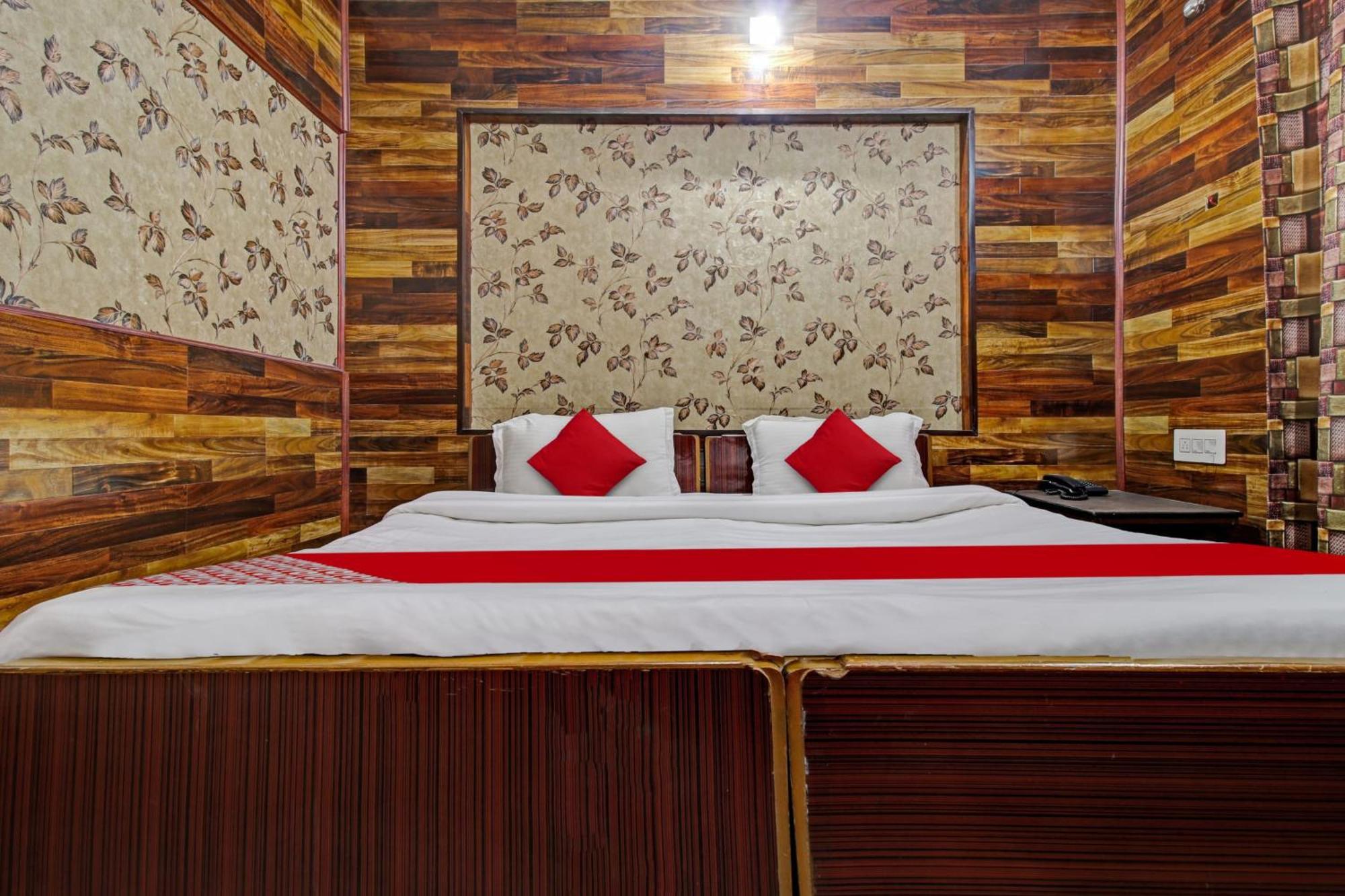 Hotel Ab-i-hayat Srinagar (Jammu and Kashmir)