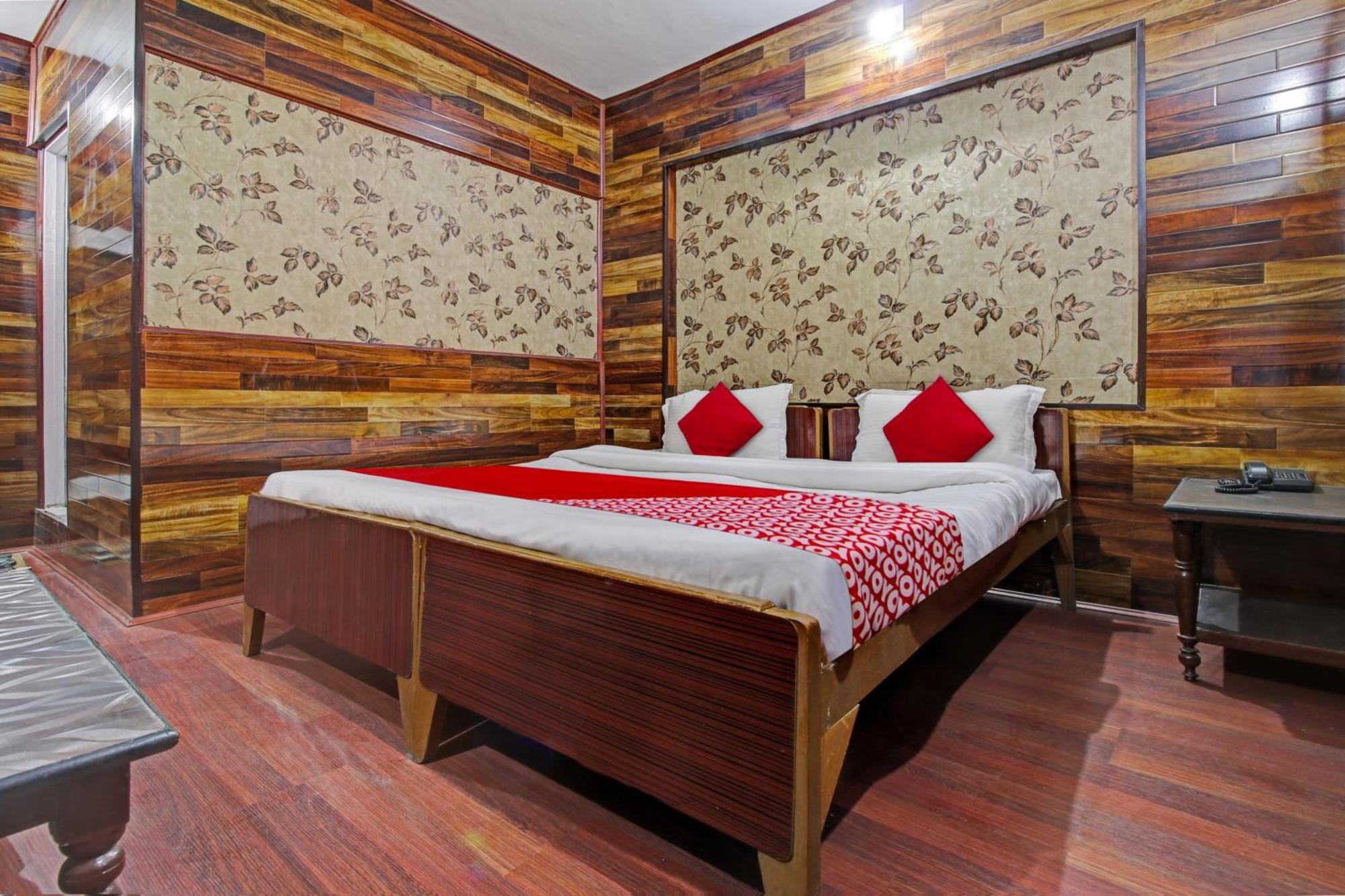Hotel Ab-i-hayat Srinagar (Jammu and Kashmir)