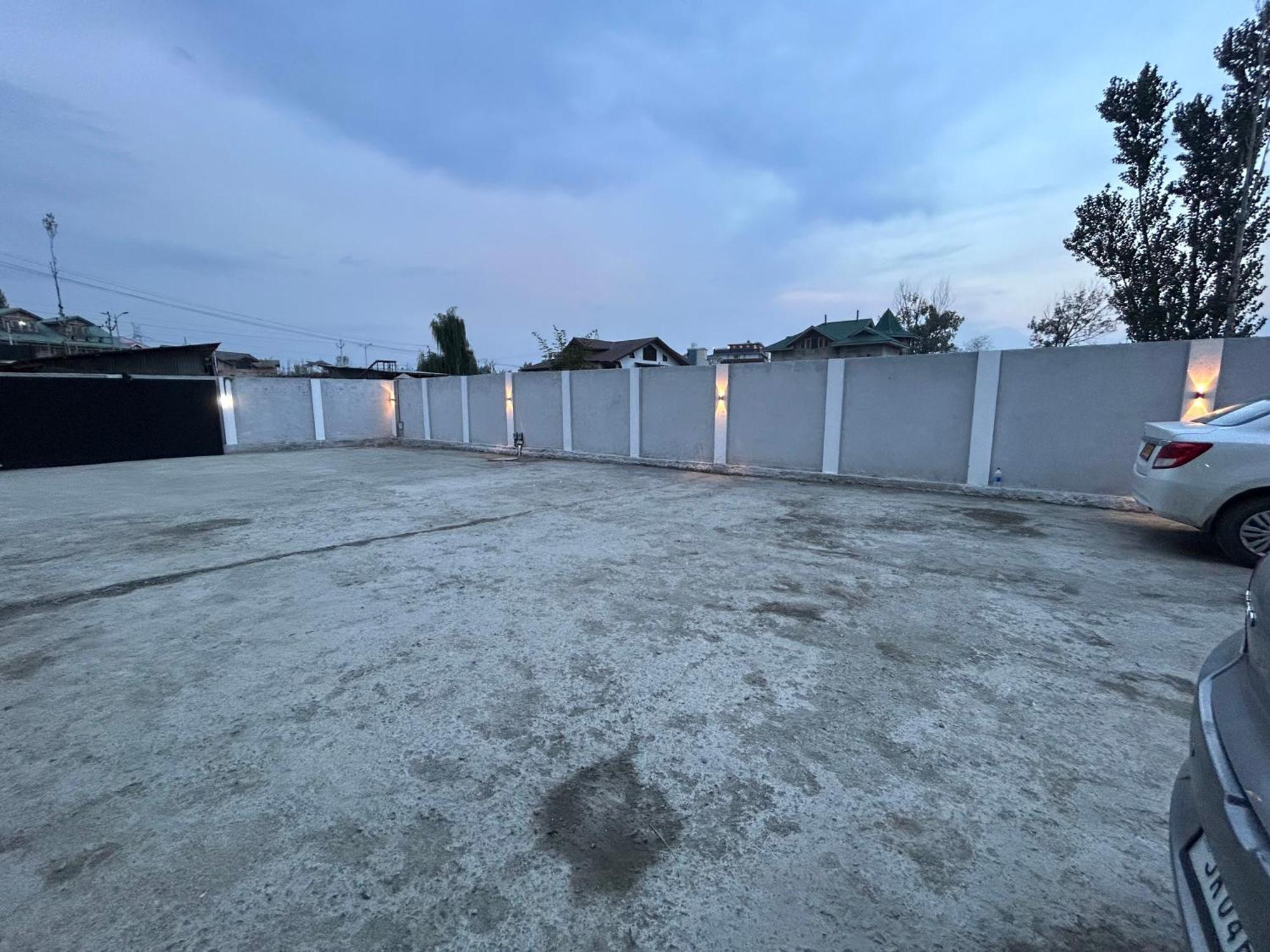 Fair Mount, Airport Road, Humhama