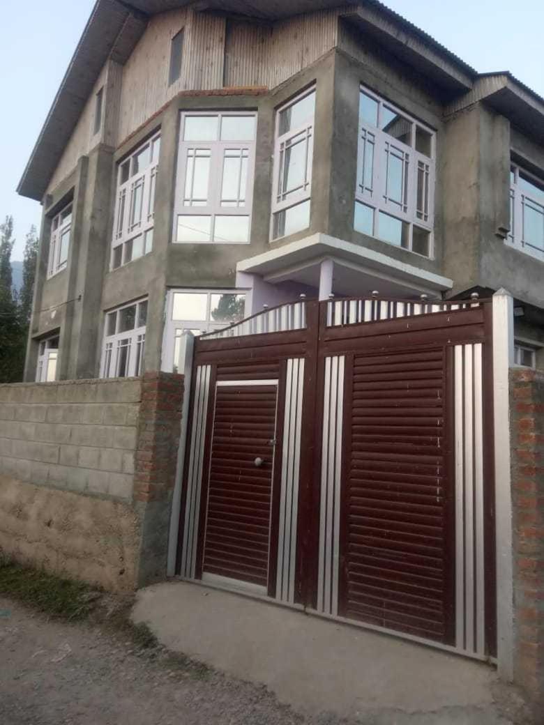 Oyo Yasmeena Srinagar (Jammu and Kashmir)