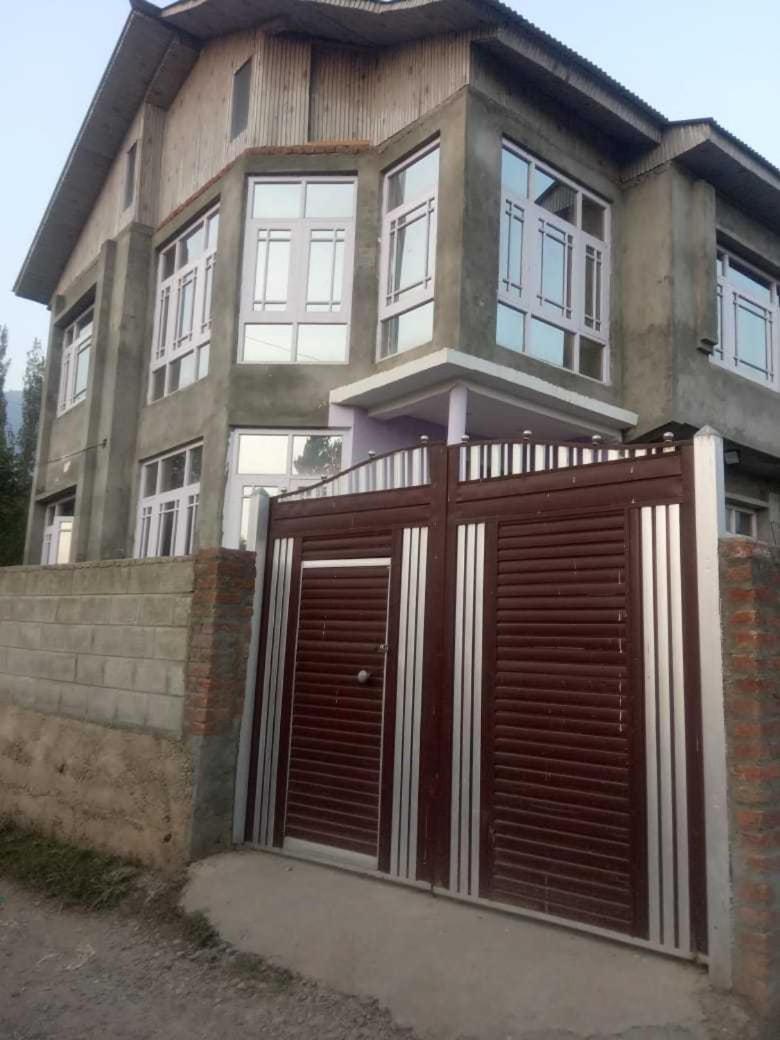 Oyo Yasmeena Apartment