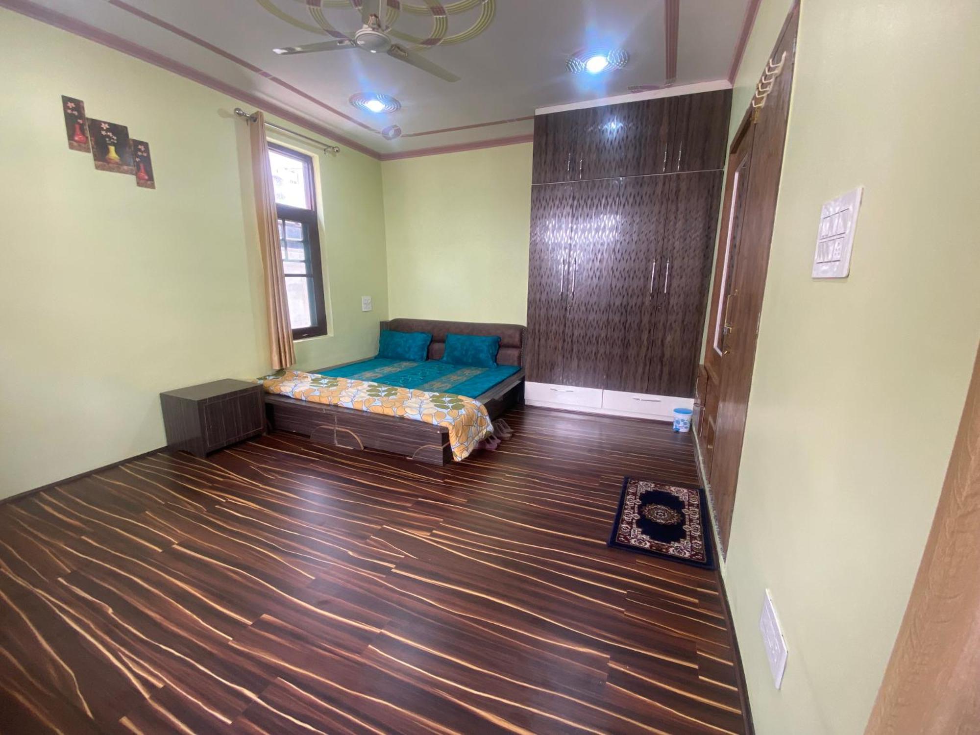 Homestay Penthouse Srinagar (Jammu and Kashmir)