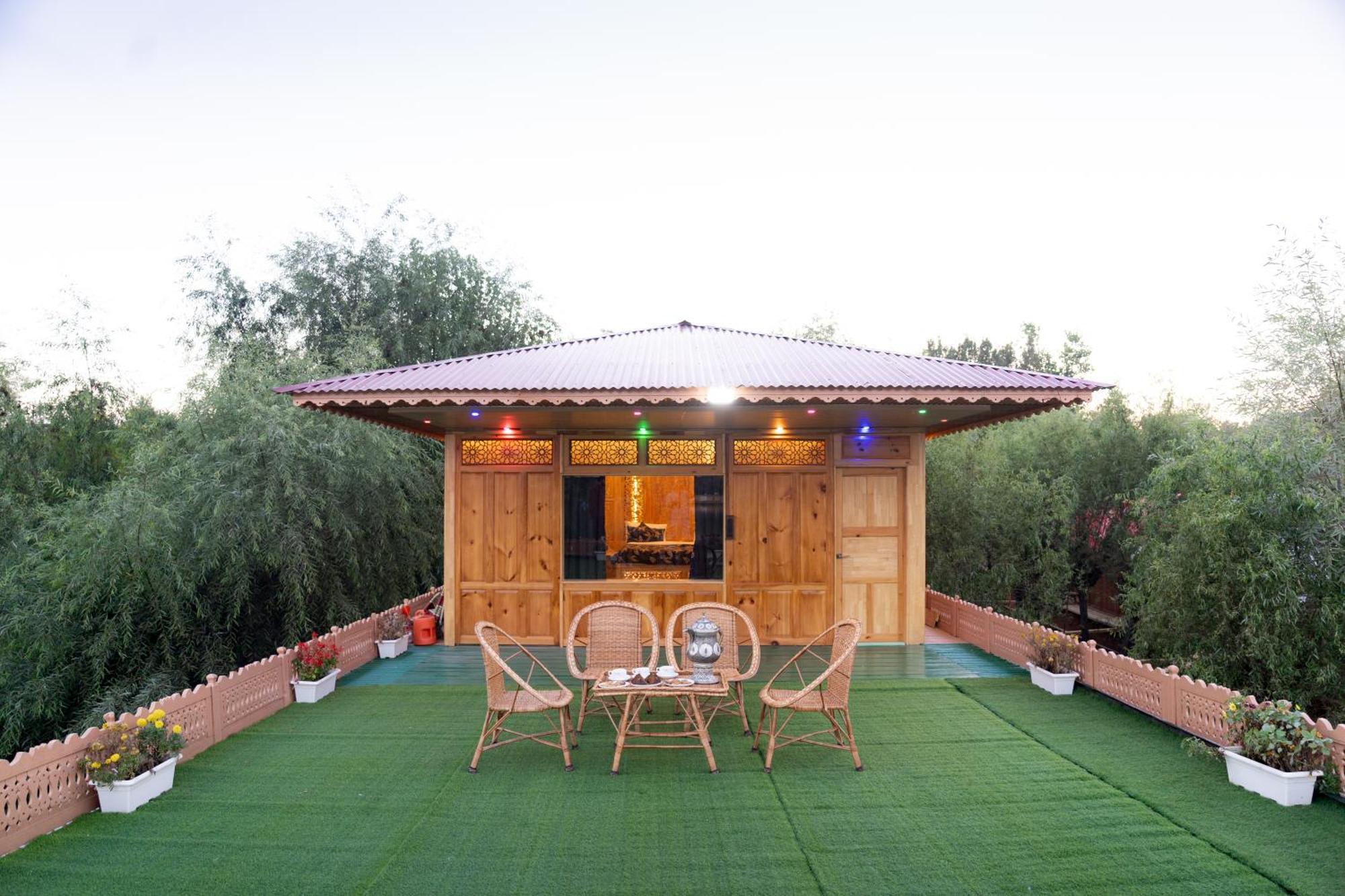 Wangnoo Heritage Houseboats Hotel 4*