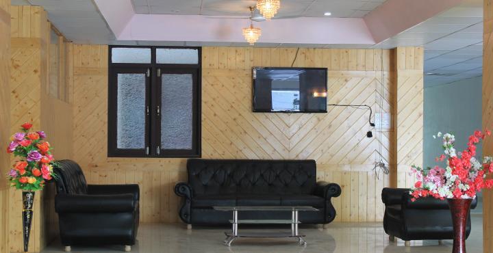 Triden Kashmir Hotel 3*