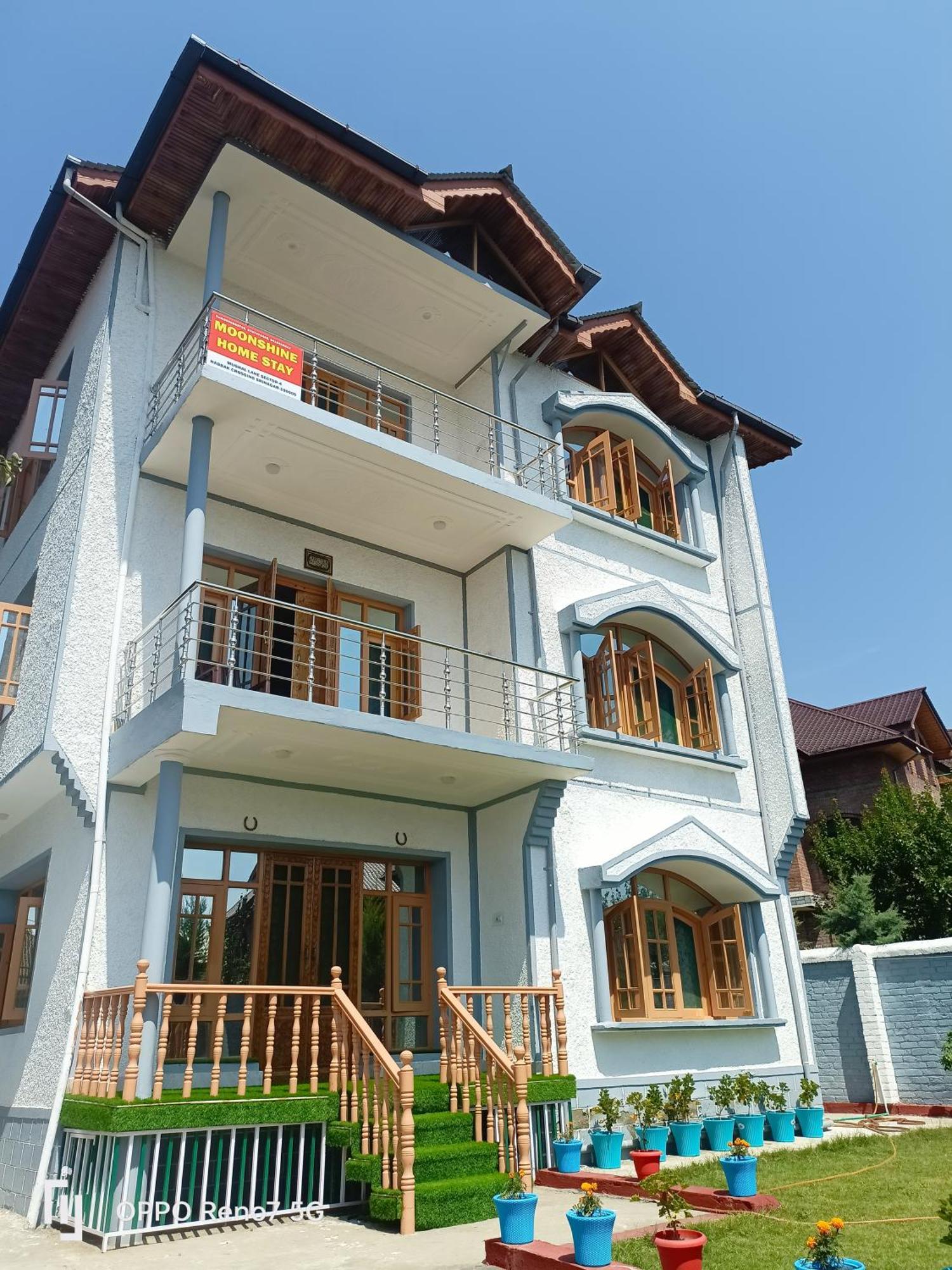 Hostel Moonshine Srinagar (Jammu and Kashmir)