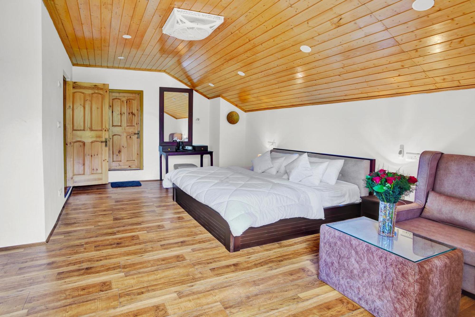 Hotel The Dewan Bagh 4*