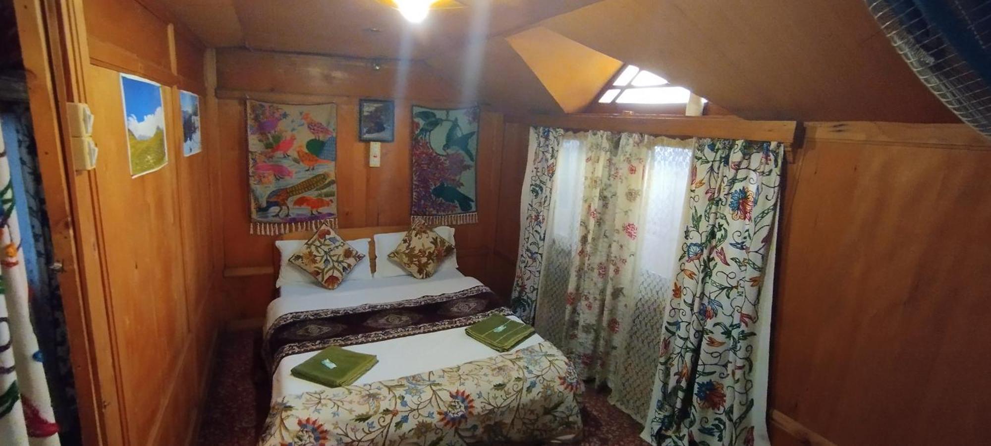 Botel The Bombay Heritage Group Of House Boat 4*