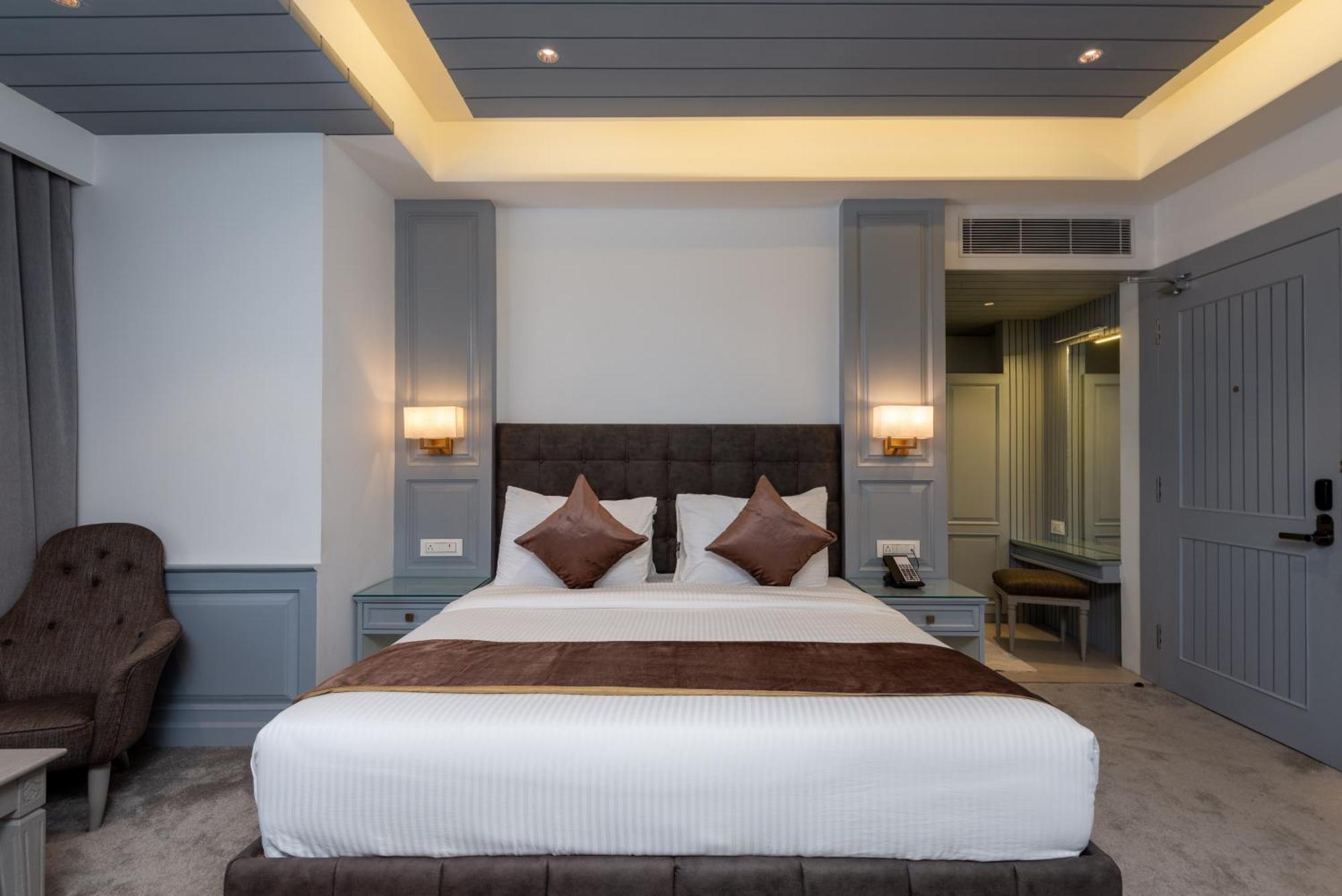 Grand Boulevard Hotel 4*